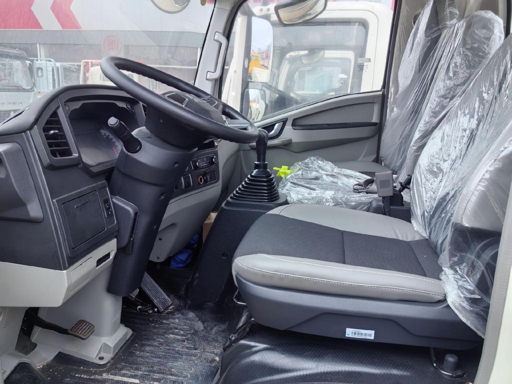 重汽豪沃统帅4.2米平板降价1.2万促销.