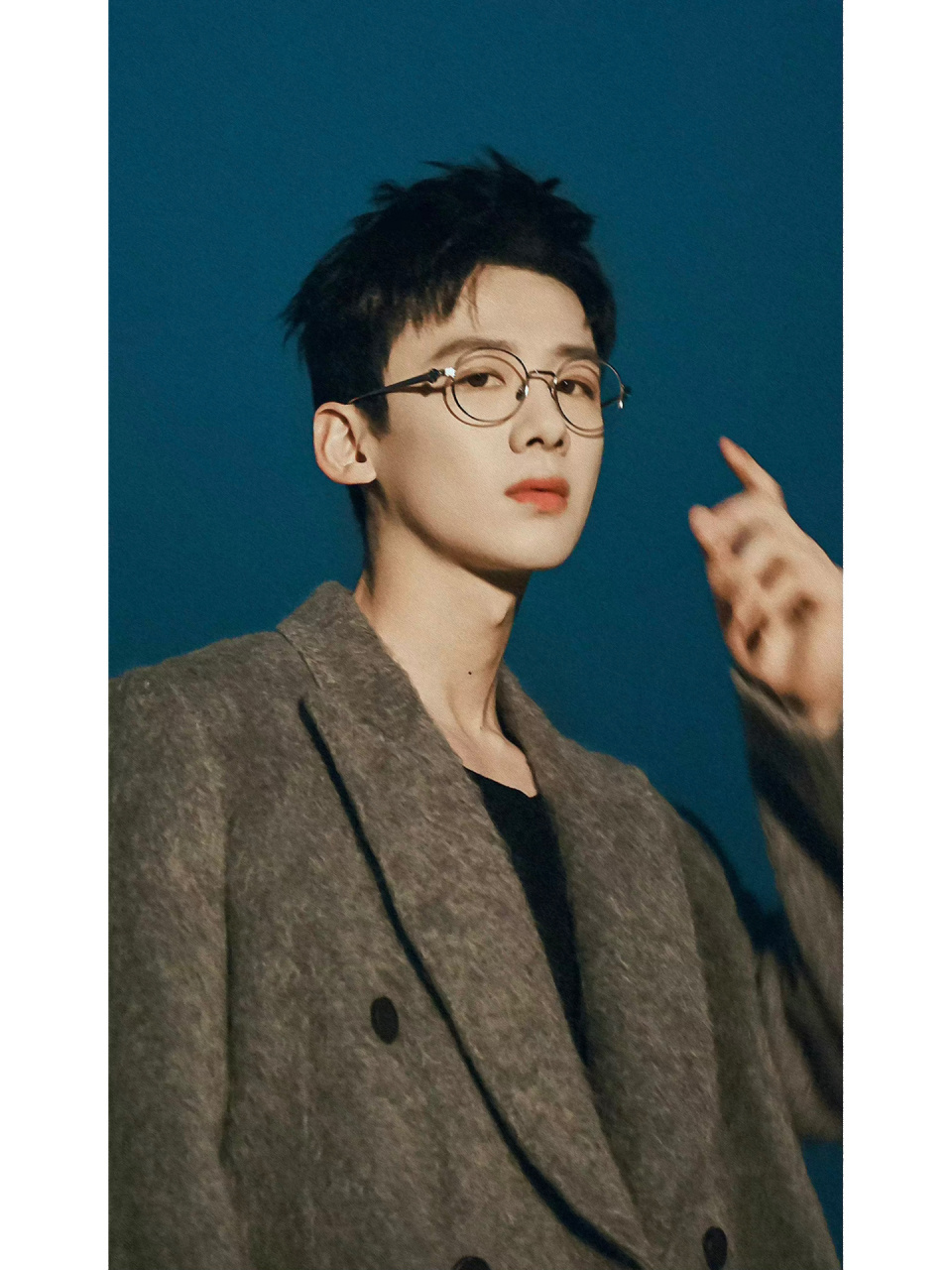 白敬亭|壁纸5.0 戴上眼镜杀疯了 新壁纸哈哈哈哈哈