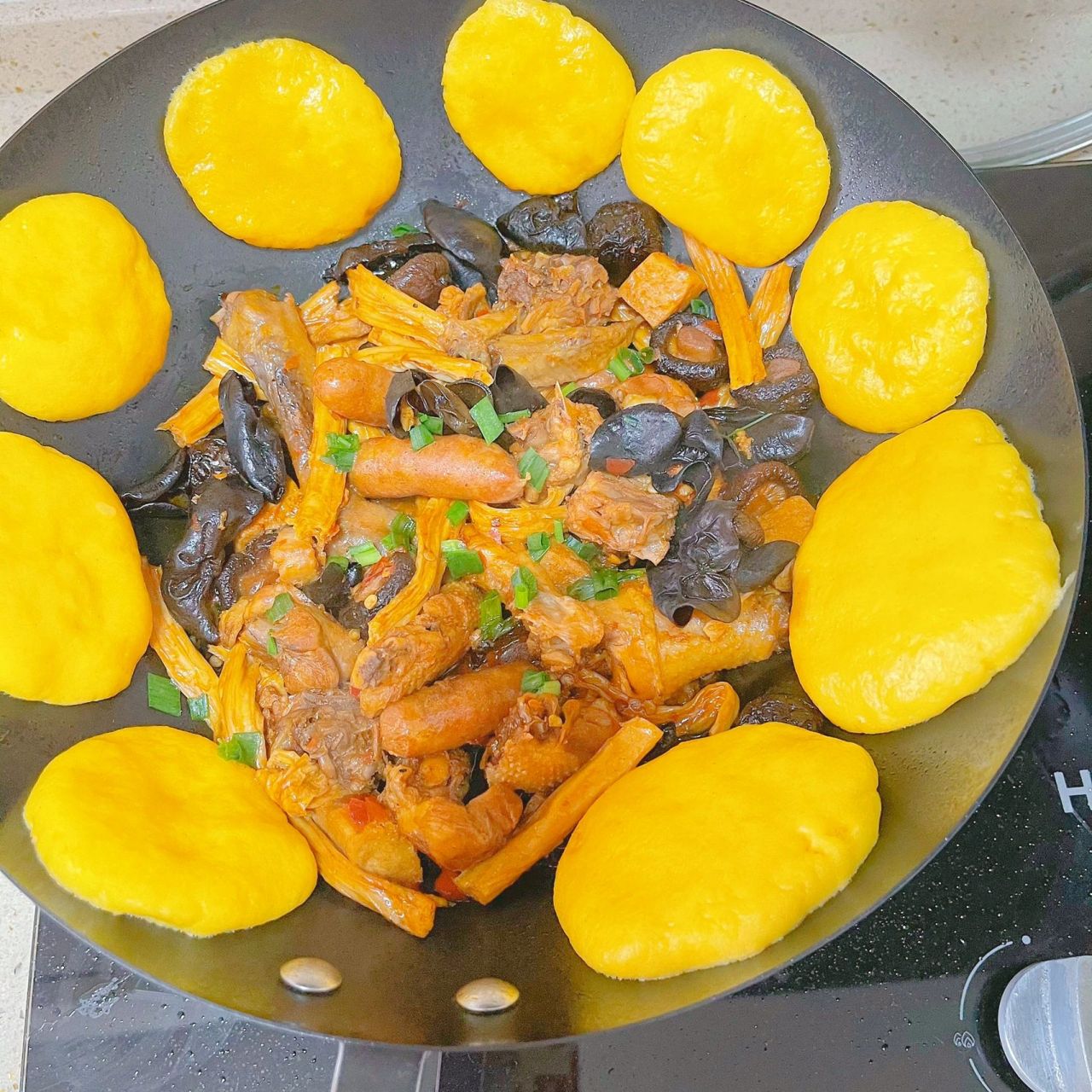 地锅鸡玉米贴饼子 2.