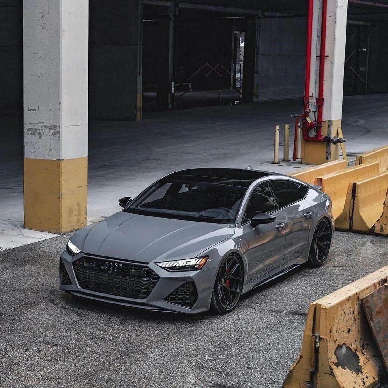 奥迪rs7 纳多灰 #宅家拍出氛围感##笔记灵感# #奥迪rs7