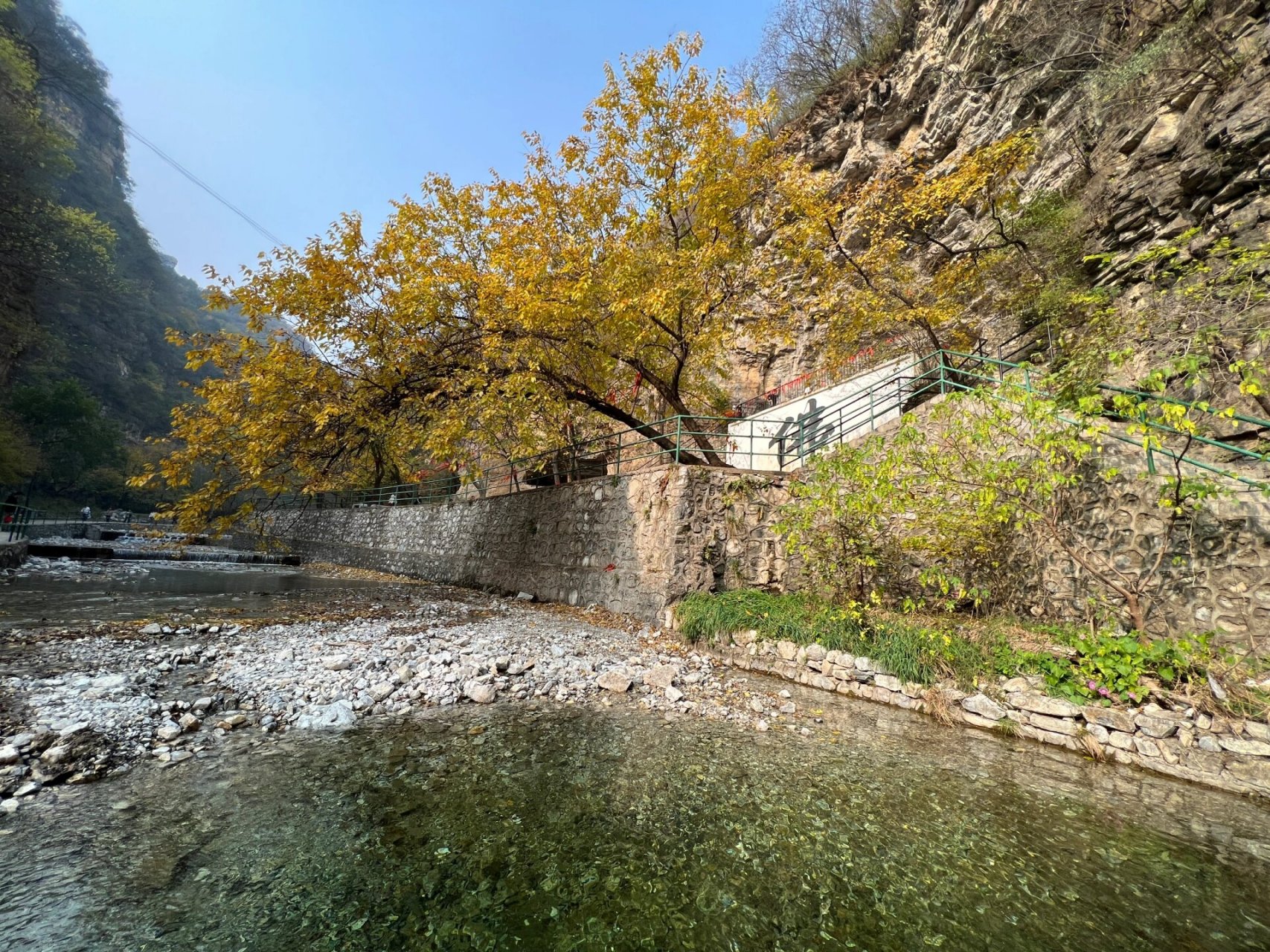 易县千佛山森林公园      整体的体验非常好!