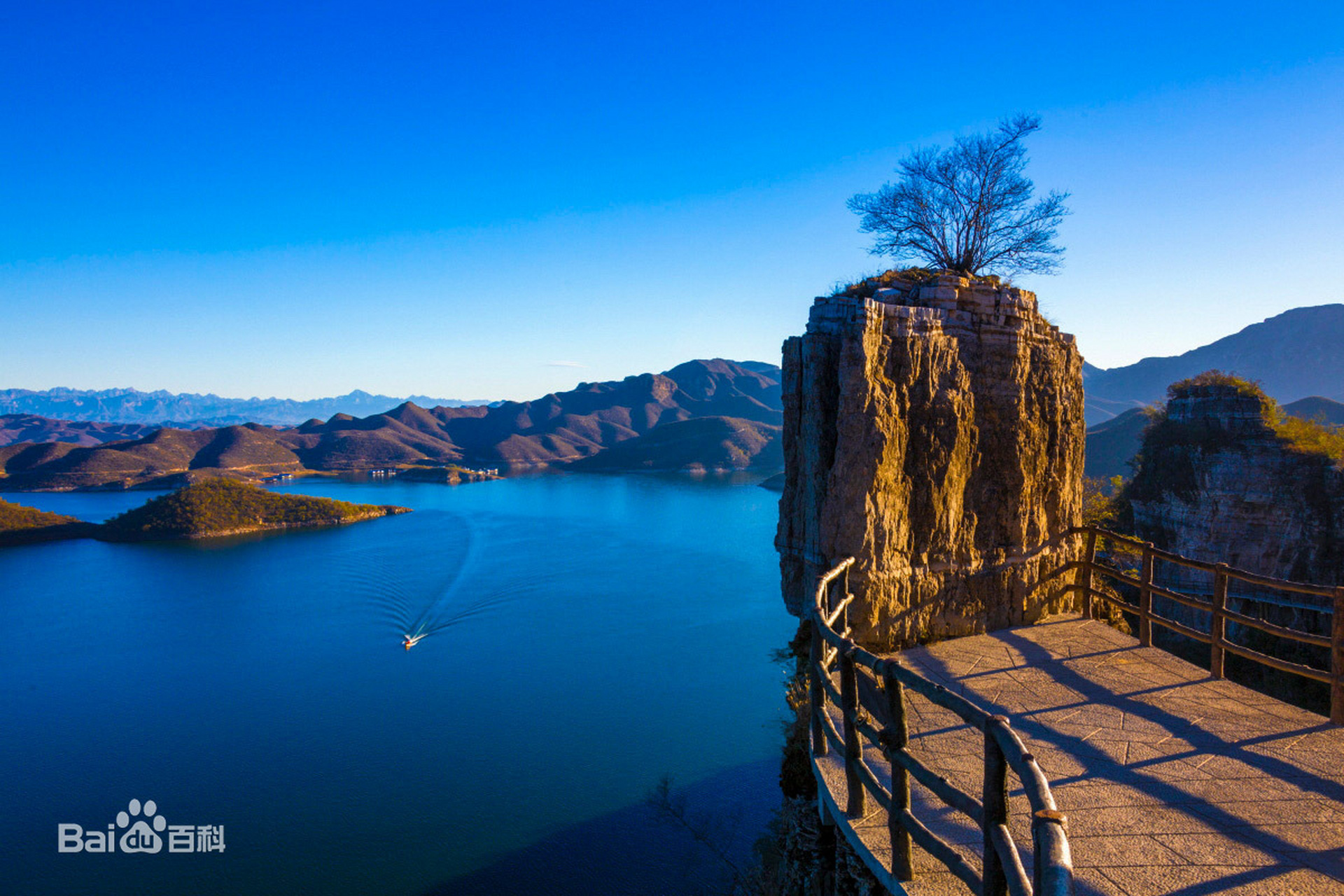 保定周边一日游推荐--易水湖 易水湖 国家4a级景区 易水湖位于易县城