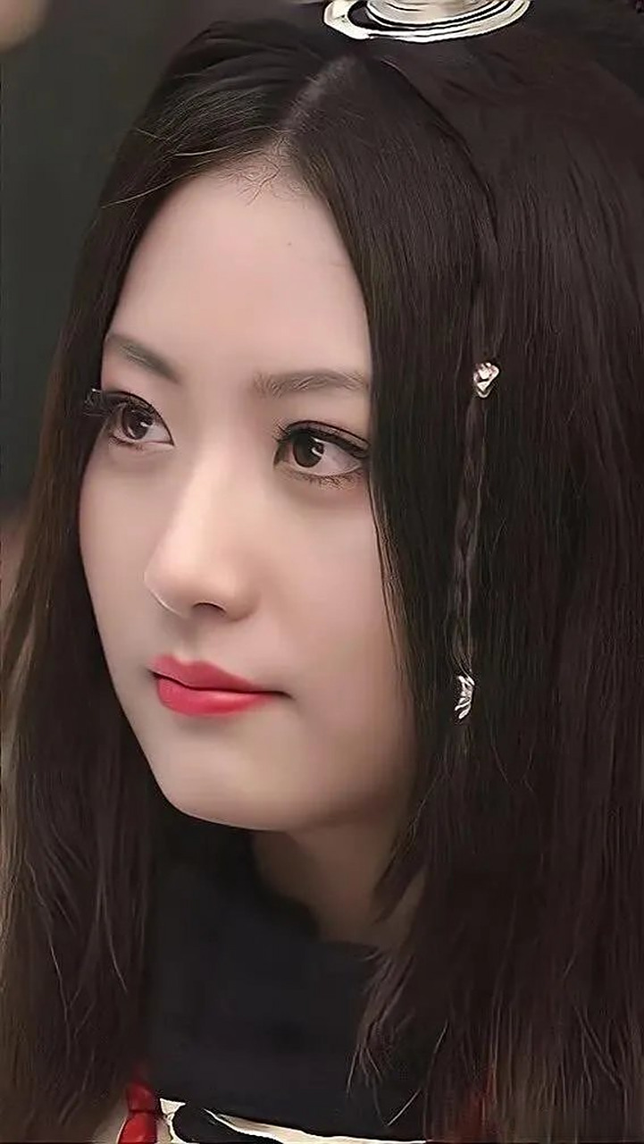 白冰是真的又美又耐看.