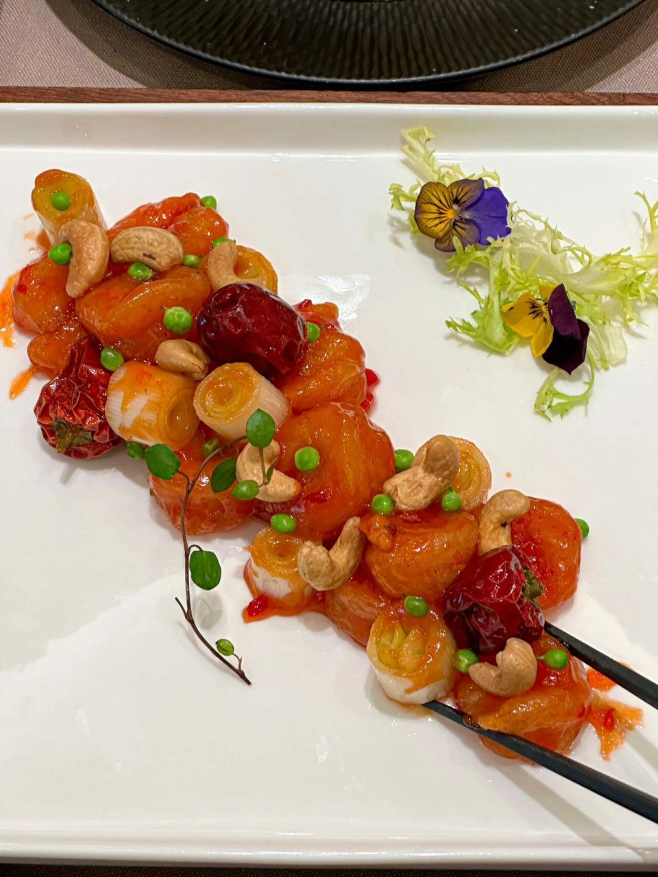 麦香菠萝95……一口误终生…… 外面是麦片,里面居然是酸甜的菠萝