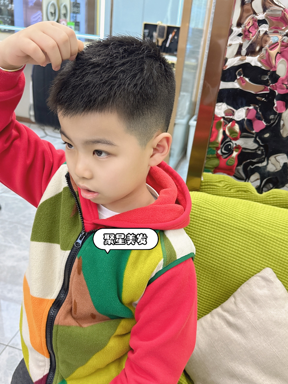 生儿子一定要剪的帅气男童发型—栗子头