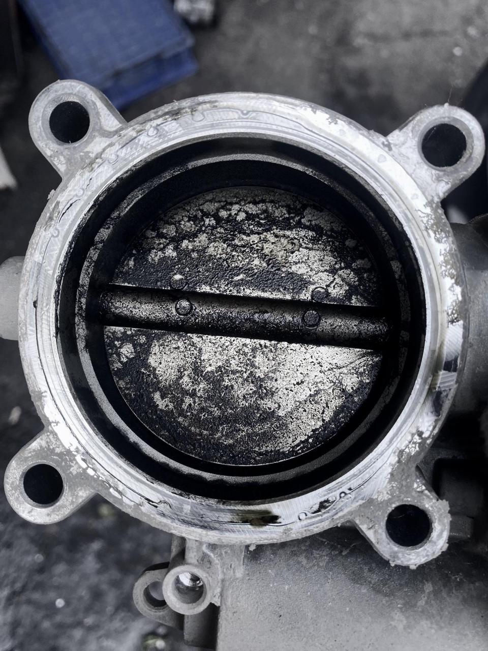 2.4广汽菲克jeep自由光清洗节气门