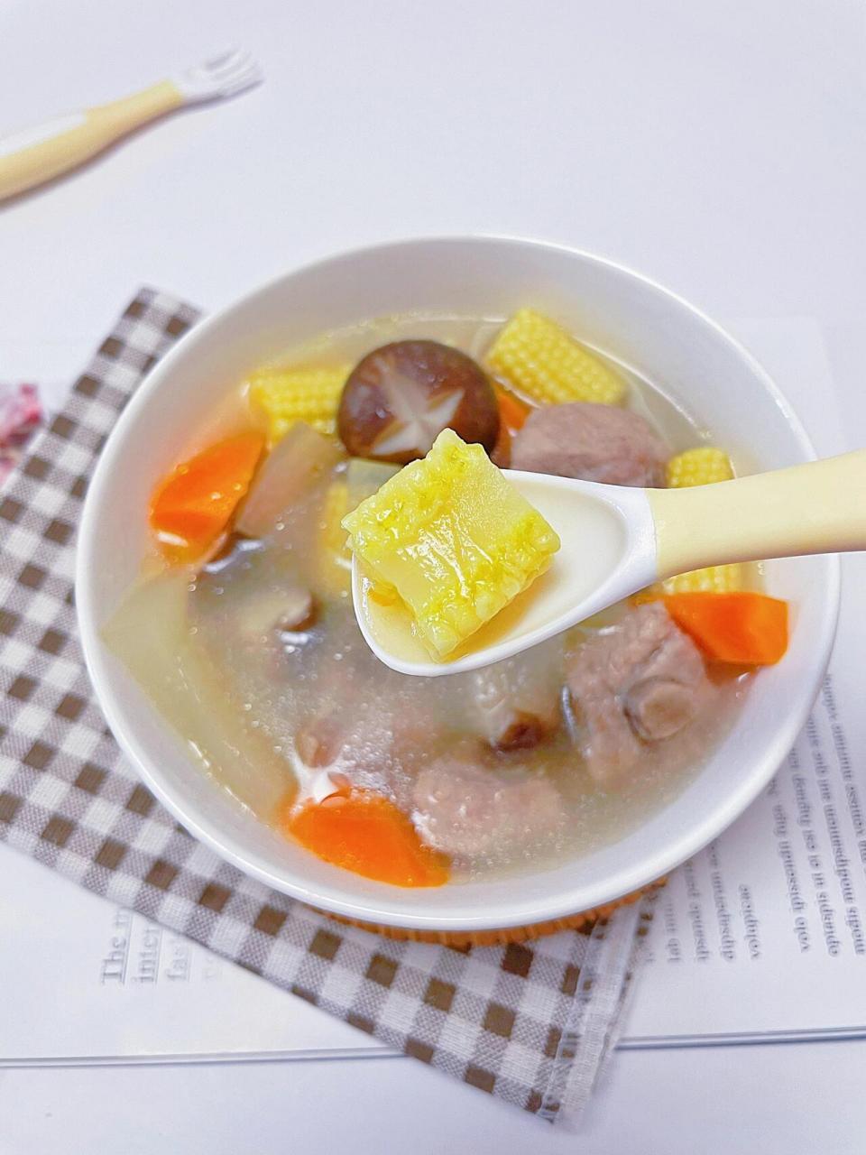 12m 宝宝辅食 | 玉米笋排骨汤 练牙口必备 94今天分享一道清热去火