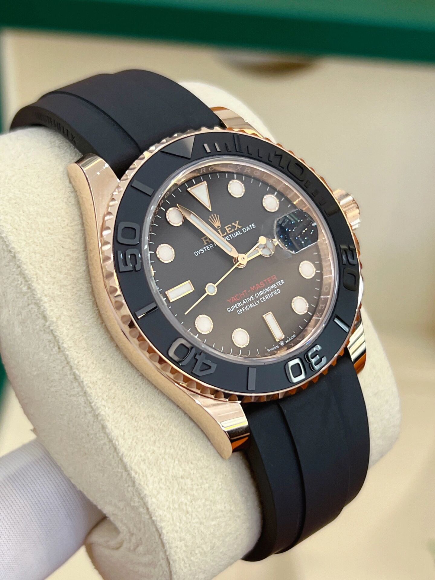 劳力士游艇名仕系列型号:126655功能:自动机械材质:18k玫瑰金表径:41