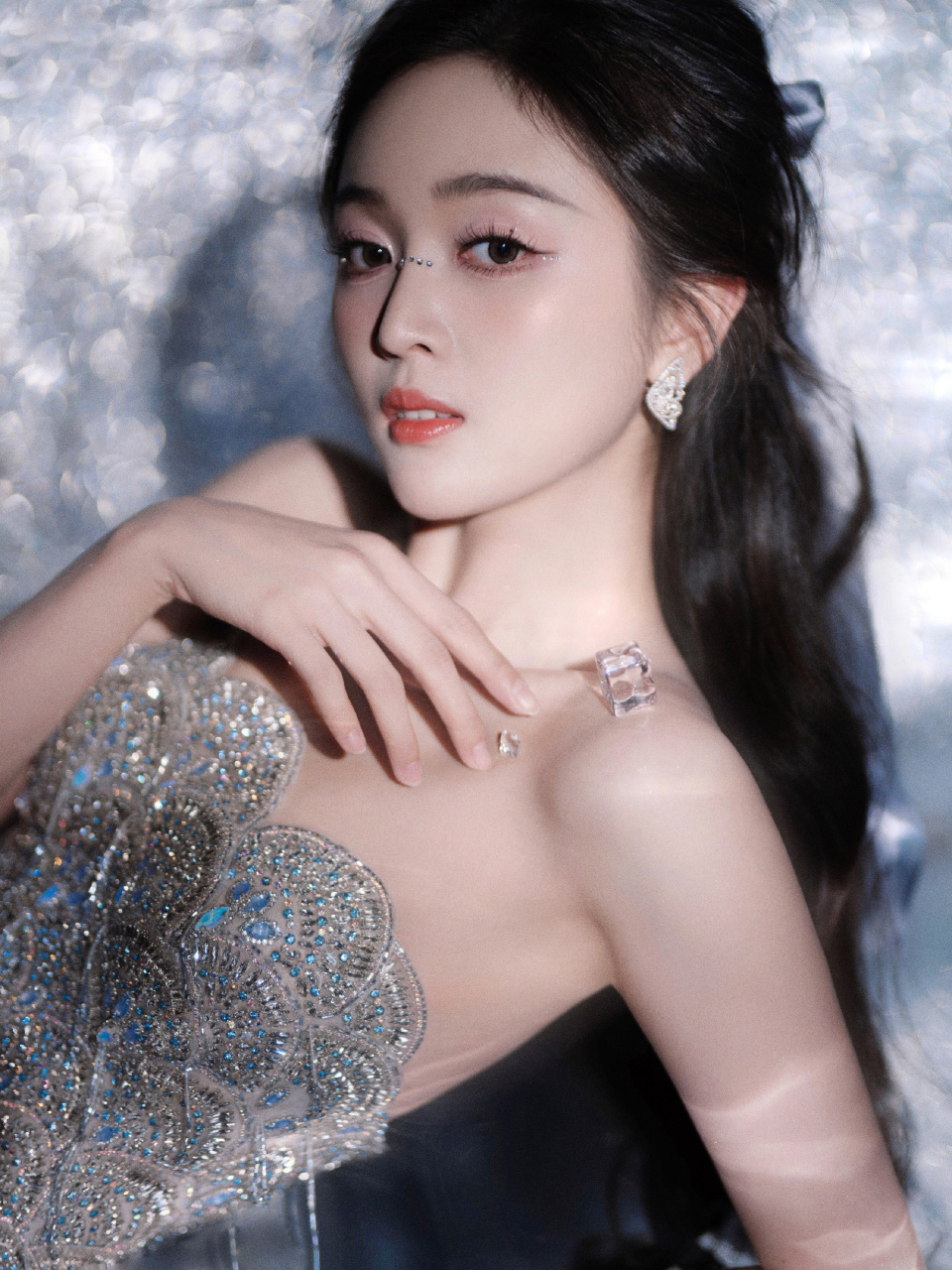 吴宣仪姐姐,美人鱼般的身材