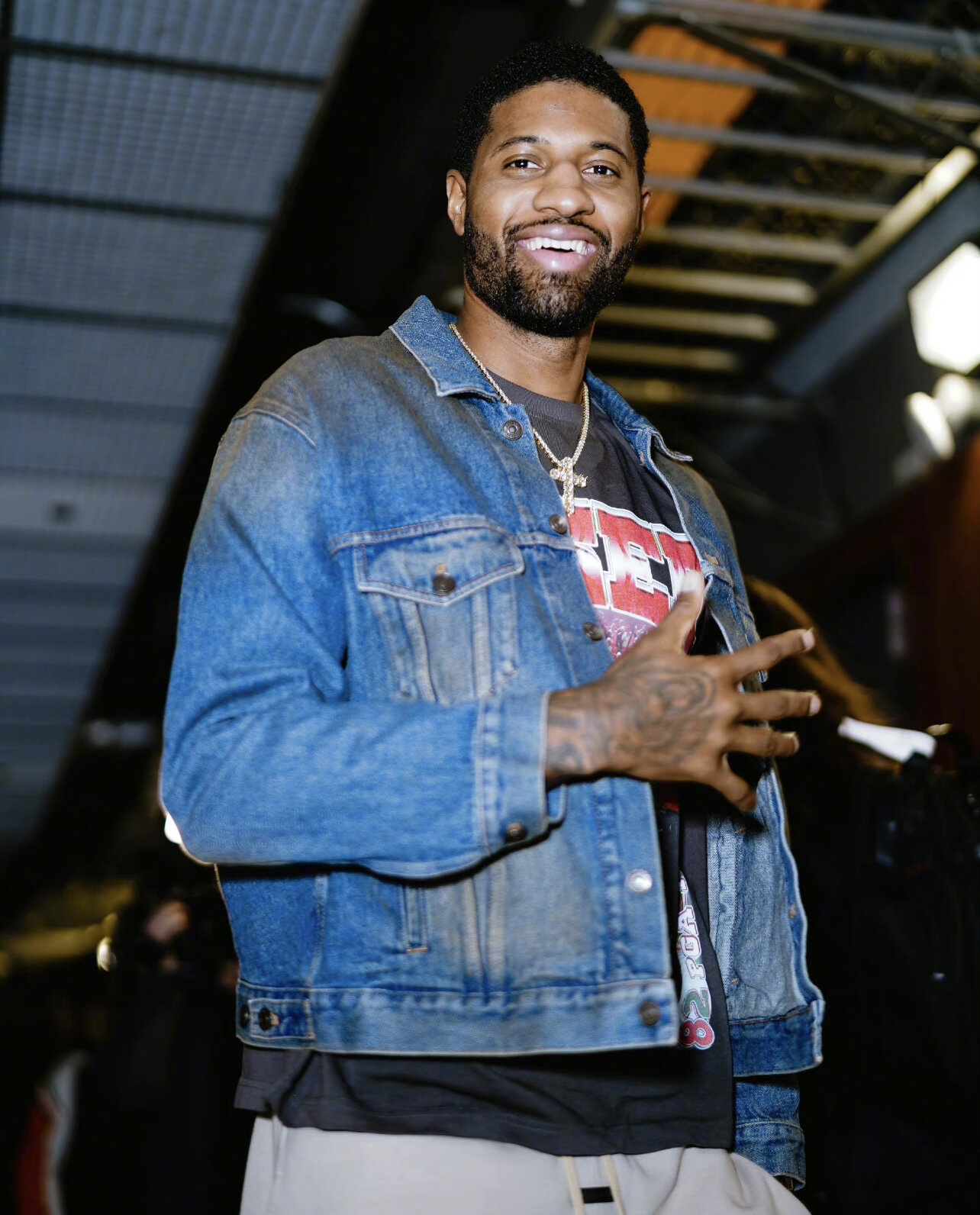 盘点保罗乔治本赛季穿搭