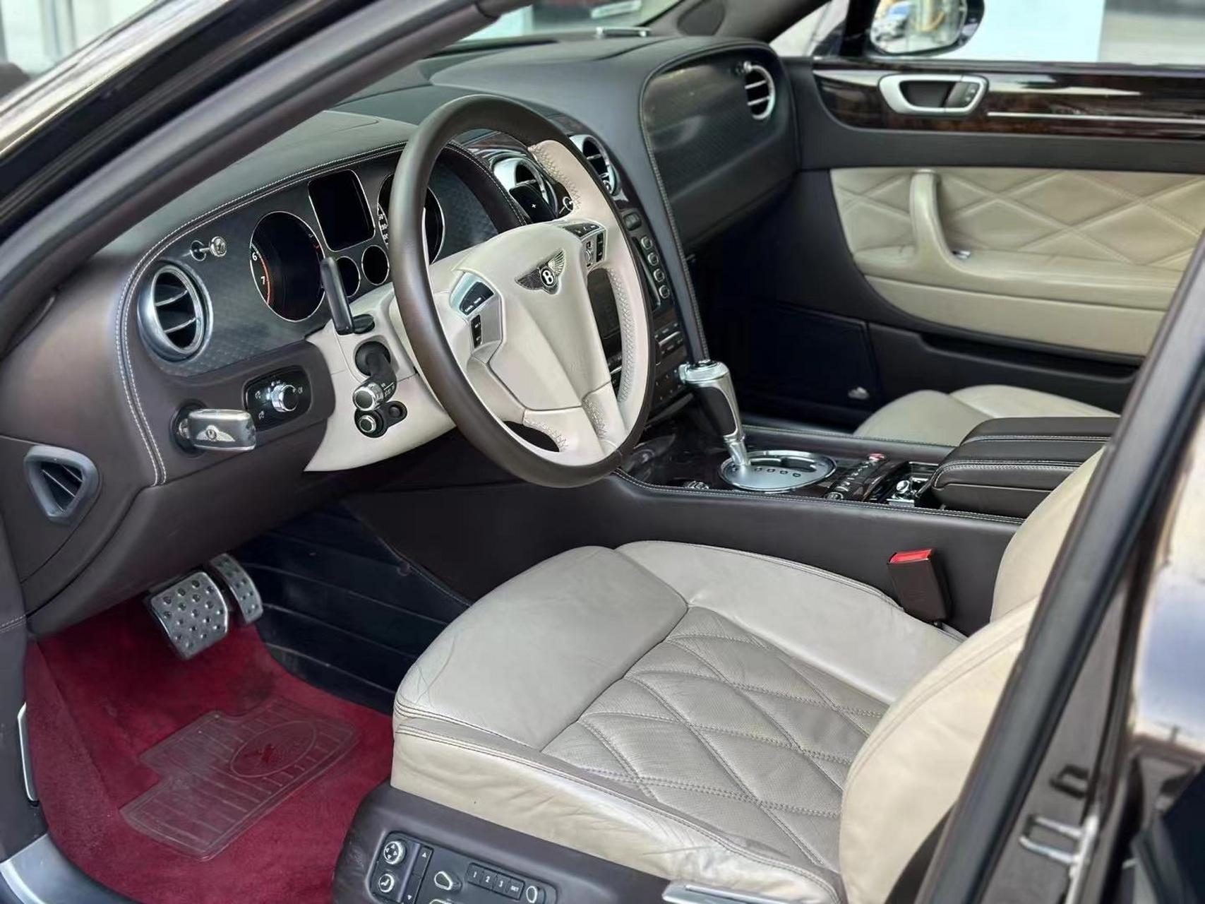 宾利飞驰. w12 动力充足