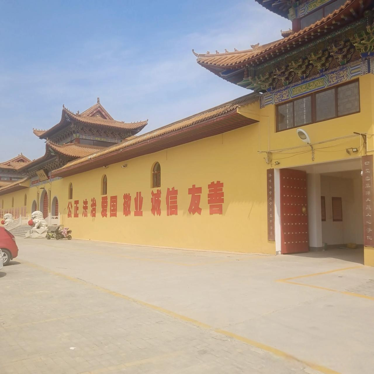 衡水天宁寺环境安逸,尼众慈祥位于桃城区赵圈镇胡家堂村东侧,距市区六