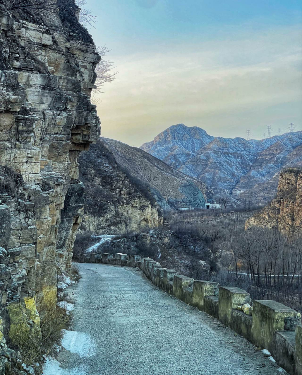 幽州大峡谷～官厅月亮岛自驾穿越   景色很壮观