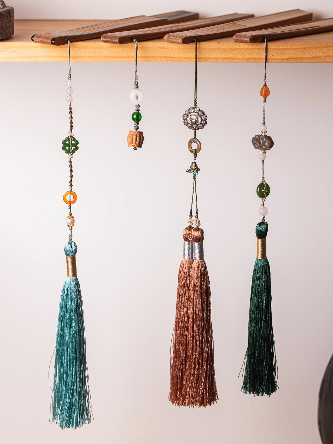 夏日的清雅古趣:扇坠 给精挑细选的日本老折扇设计扇坠