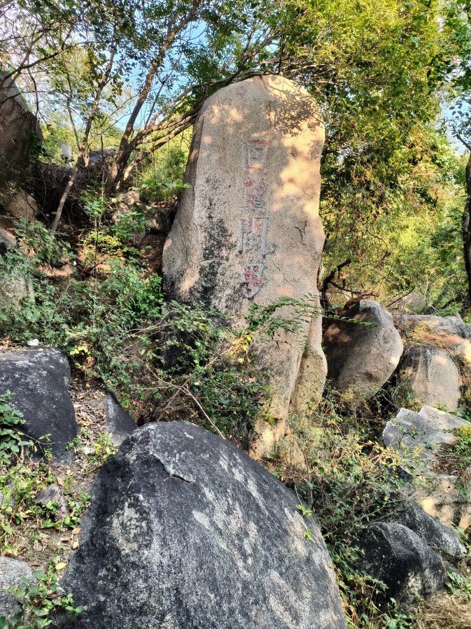 济宁邹城道观 图123是冈山三元行宫,不过现在处于废弃状态,里面没有