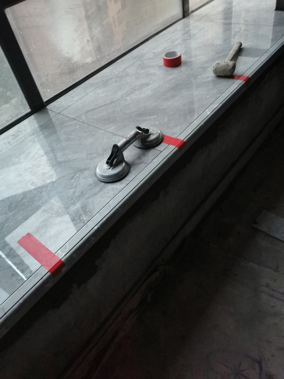 来,效果出来了,五个飘窗省了大几千还真香.实际效果比图片还要好!