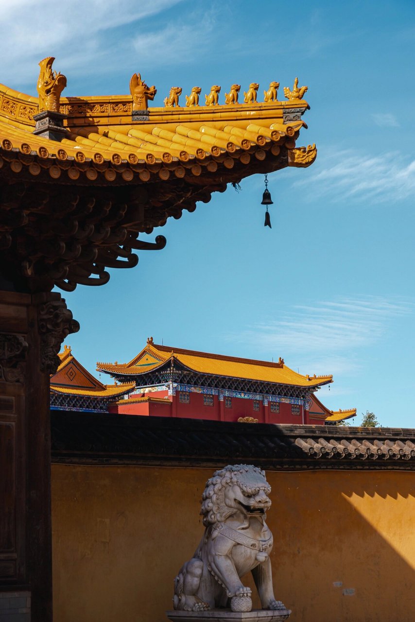 位于昆明市官渡区六甲村内的宝华寺,相传明朝所建,经历多次毁坏,又经