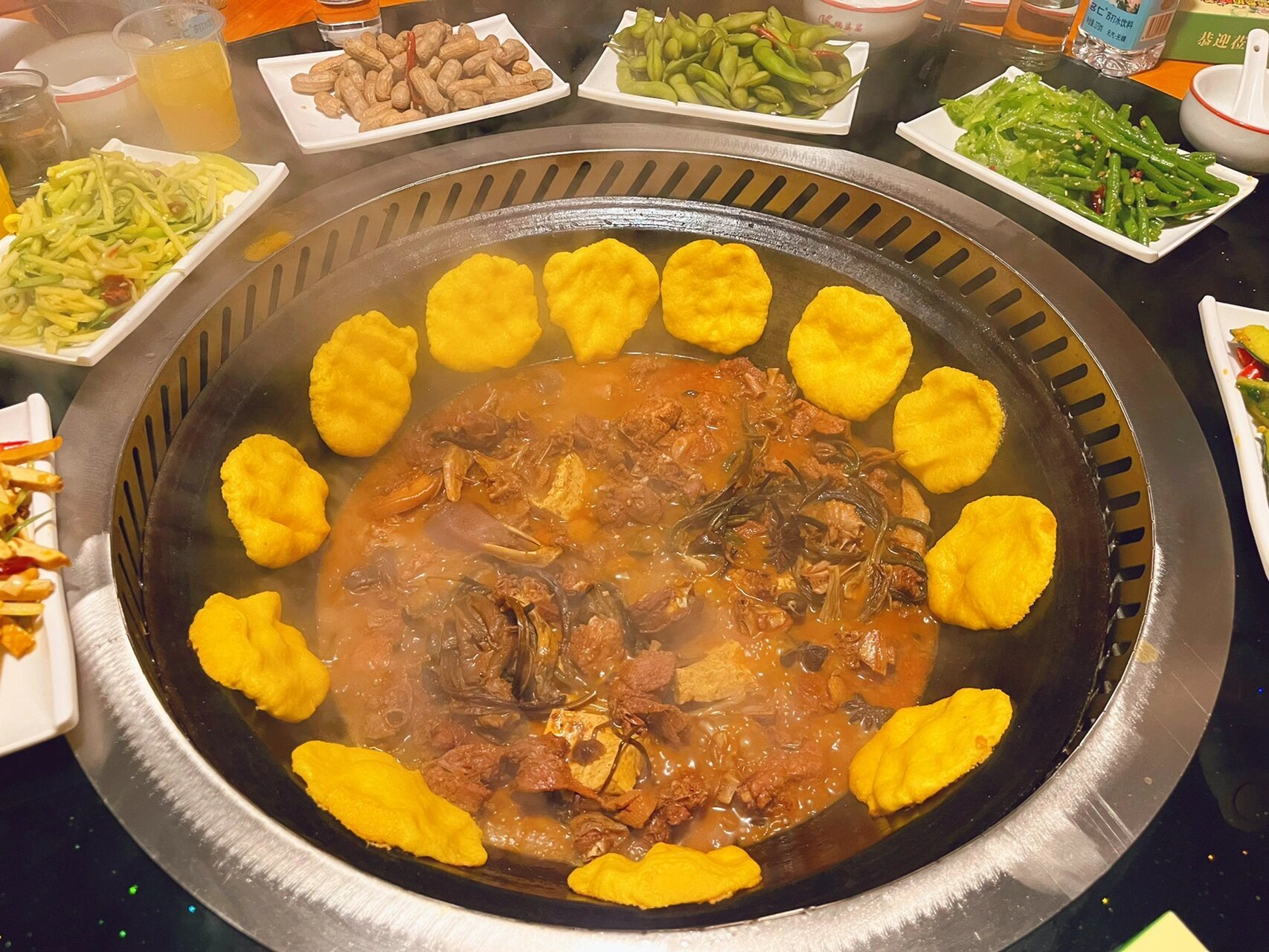 挂旗柴锅鸡图片