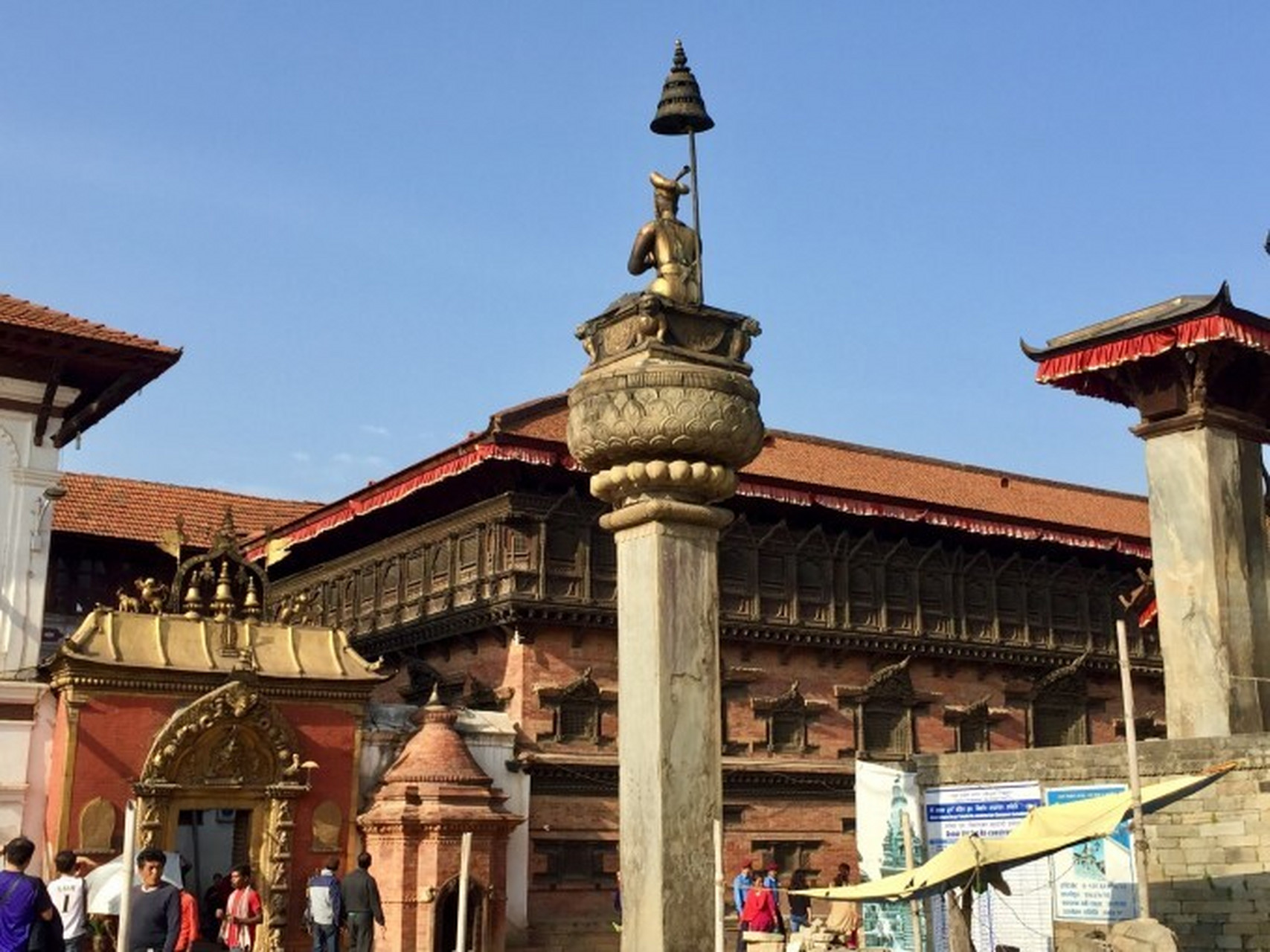 尼泊尔加德满都的巴德岗杜巴广场的皇宫广场 加德满都有三个杜巴广场