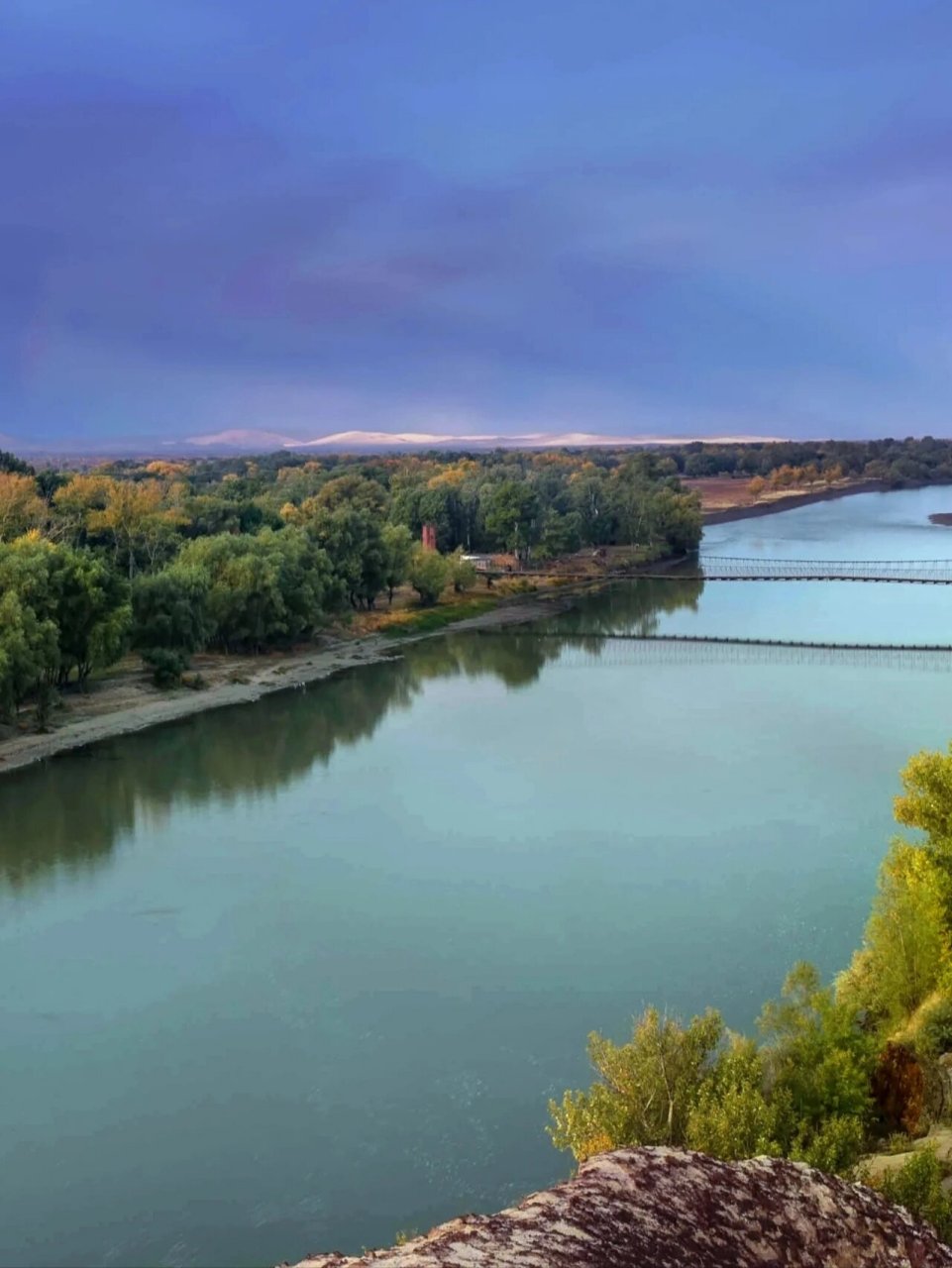 额尔齐斯河发源于图片