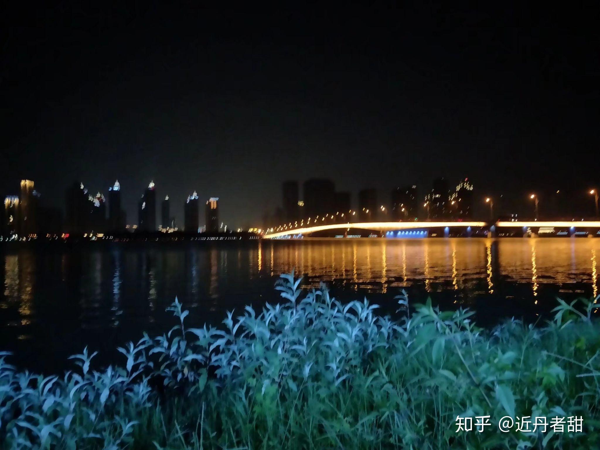 安徽财经大学夜景图片