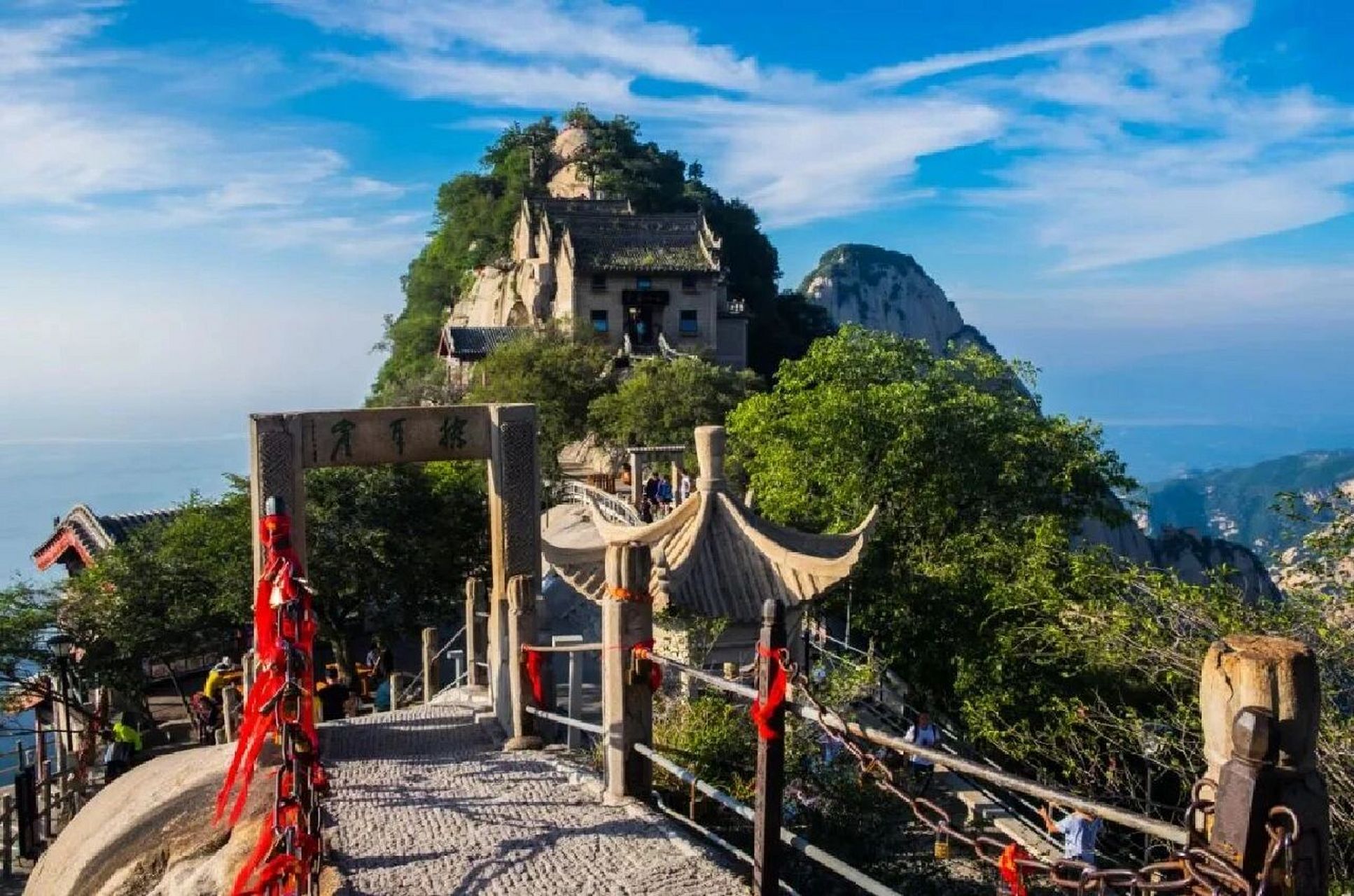 爬华山保姆级旅游攻略,不建议&放心去 华山,古称"西岳",雅称"太华山"