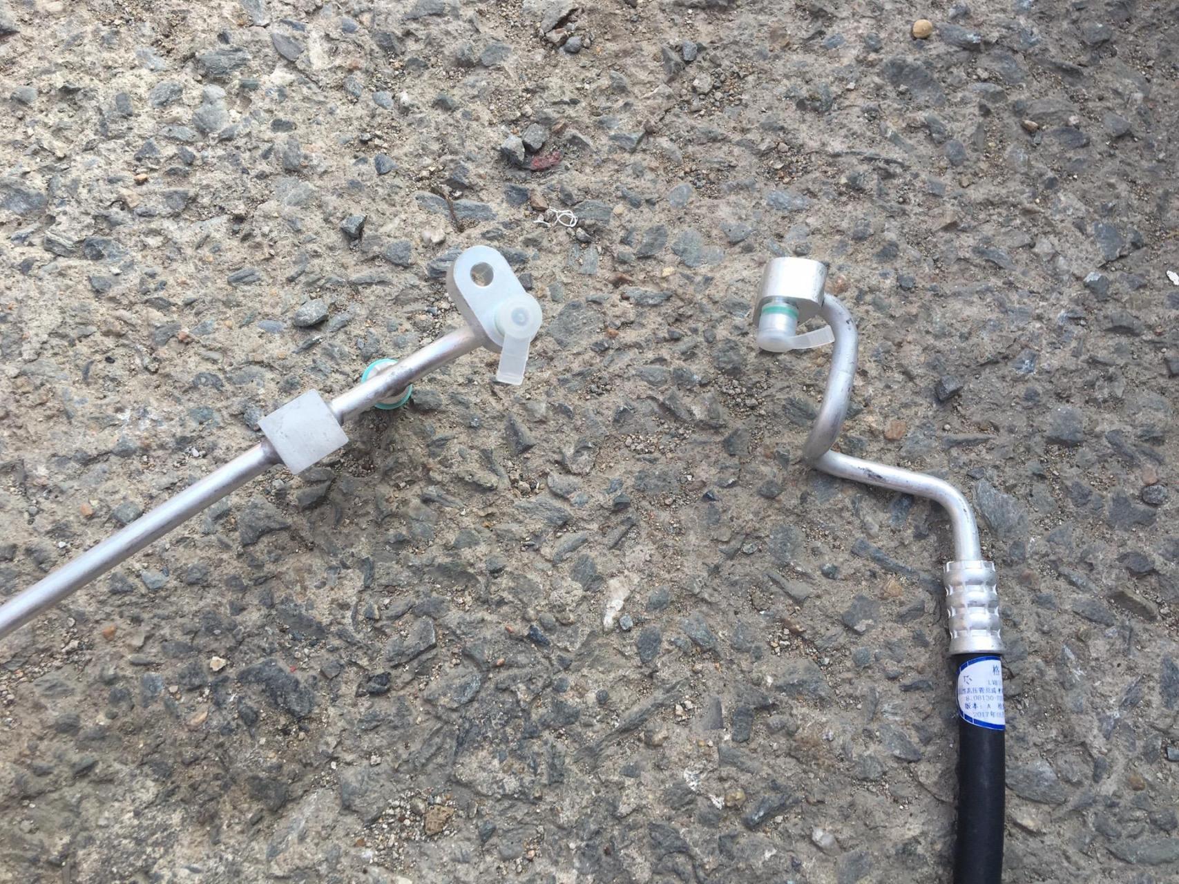 解放j6原厂空调管 型号齐全需要的朋友可以来咨询一汽解放