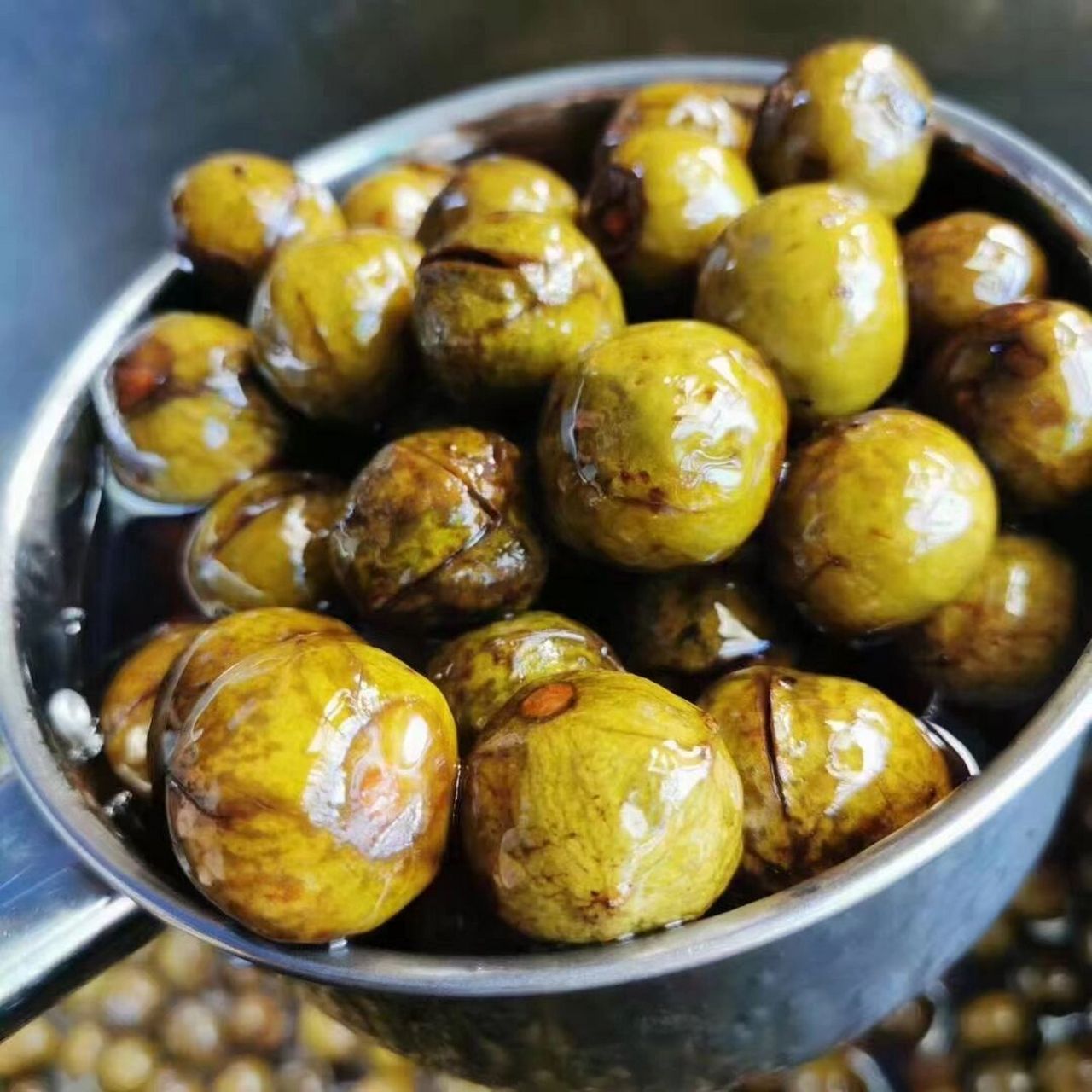 儿时味道 老传统腌制银捻果 秘制仁面果～独家秘制口味～ 越来越多