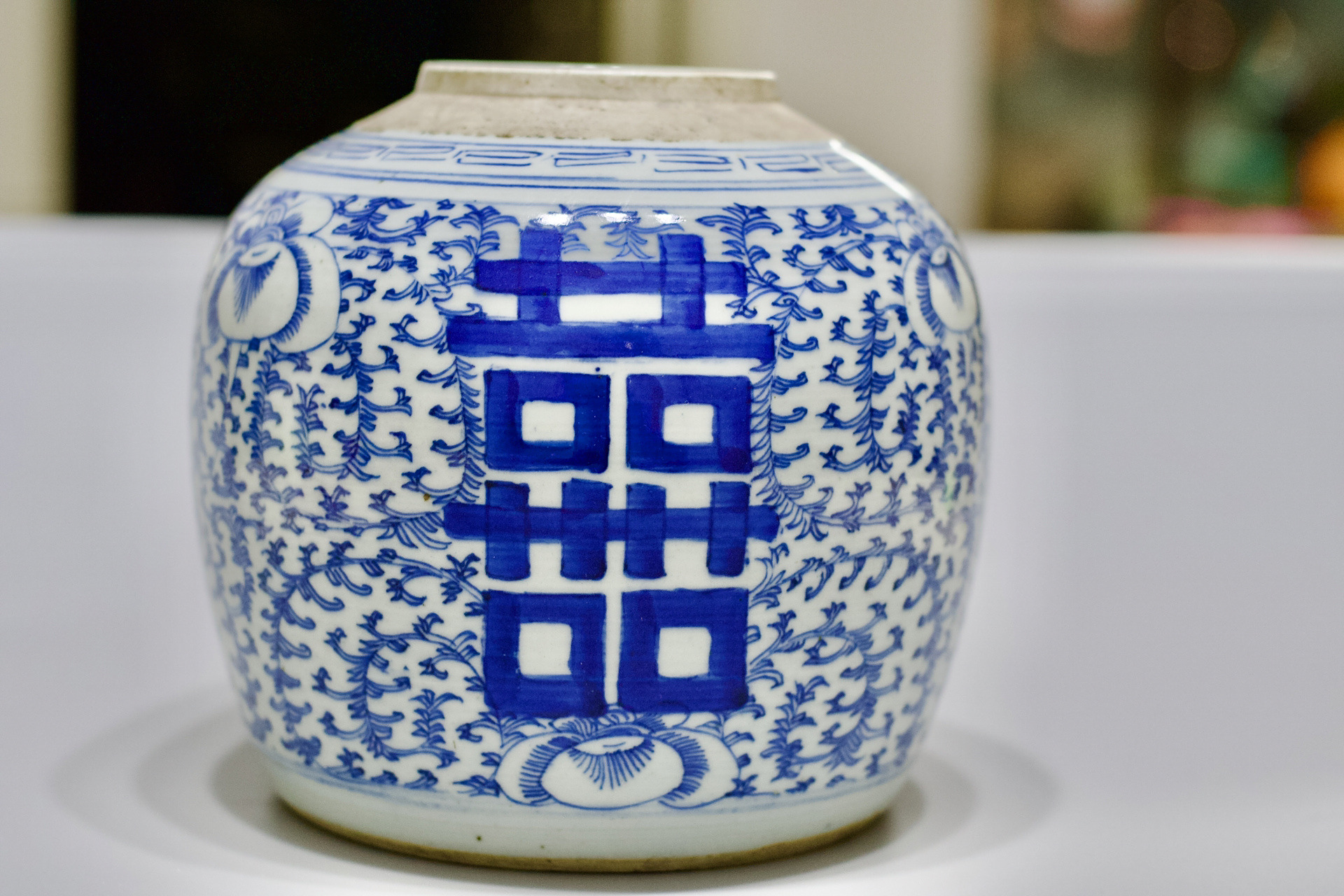 清代喜字罐 清代中期缠枝莲青花"囍"字盖罐①,三喜罐,釉水发色漂亮,口