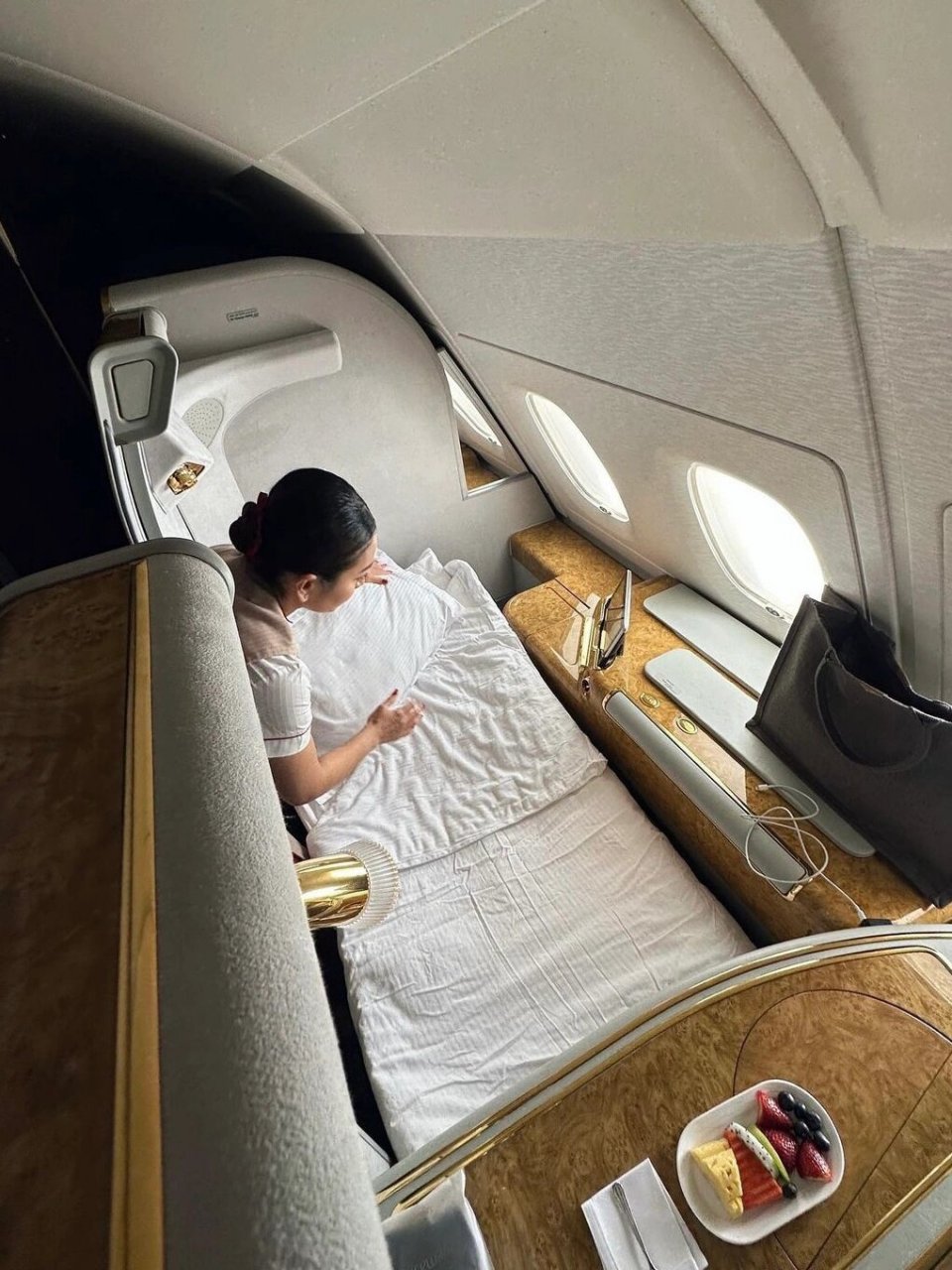 阿联酋航空 a380头等舱飞行实拍体验 作为世界一流航司 阿联酋航空在