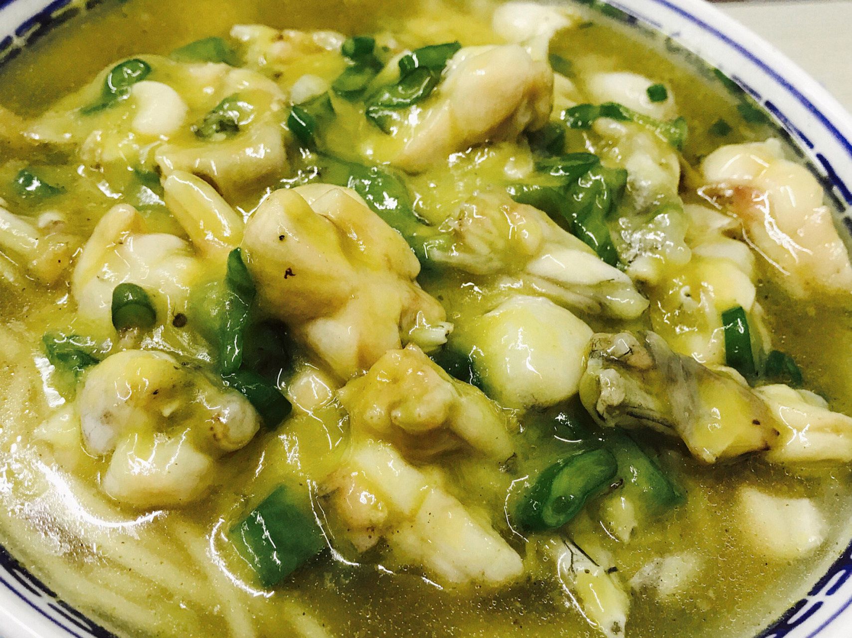 📍哈灵牛蛙面馆 一碗面有足足2只牛蛙!浇头统统现炒,份量巨足!随便