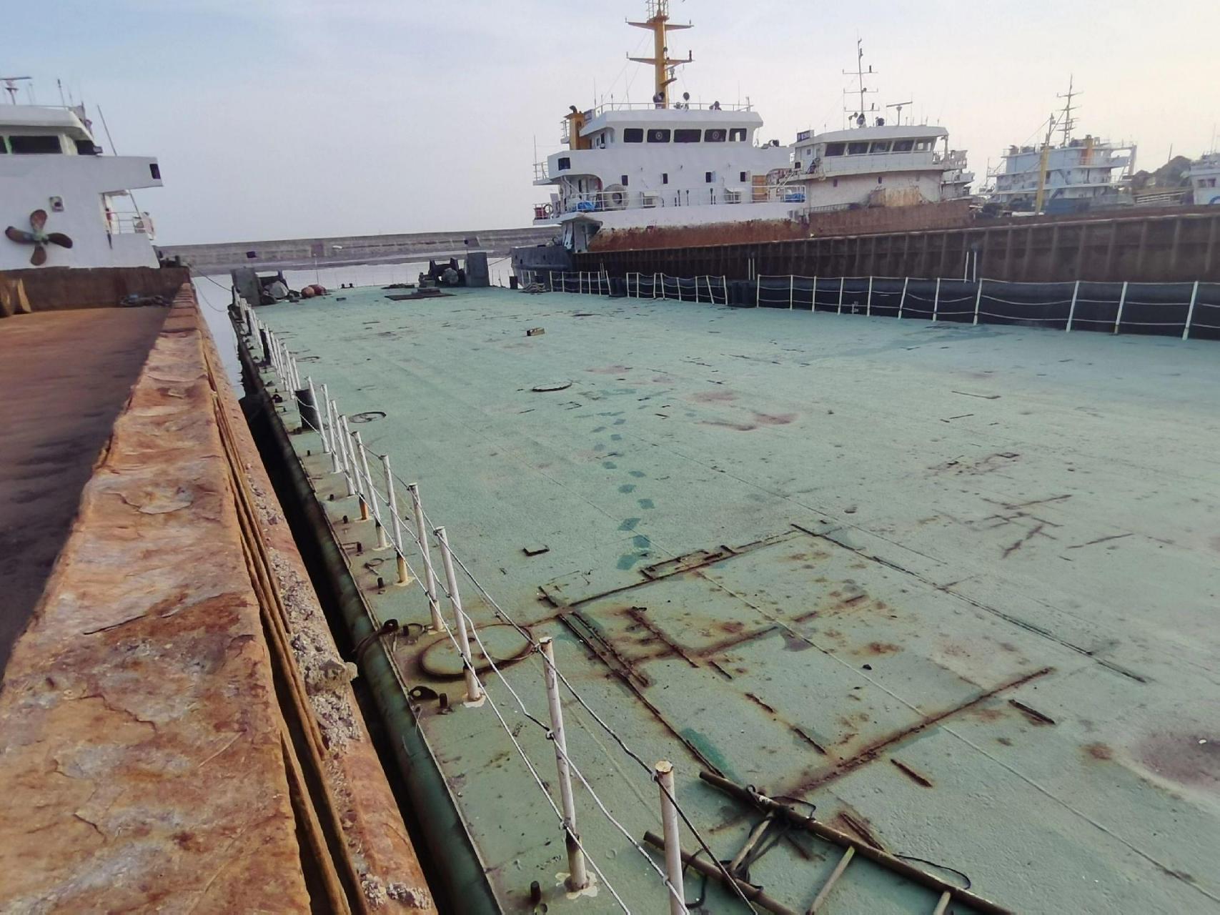 08多条1000吨-6000吨甲板驳船 年龄:2011年-2019年 价格:300-1400