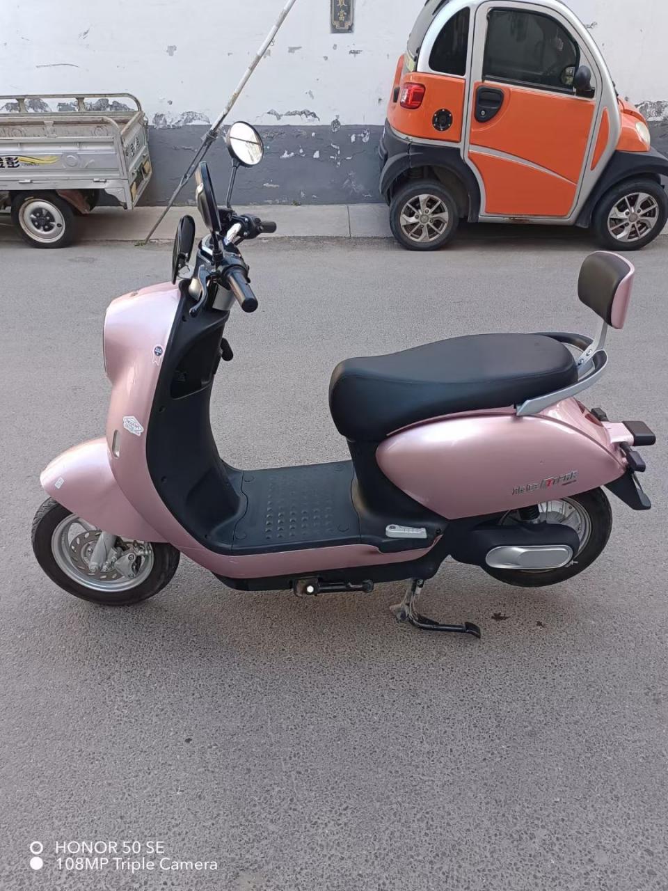 雅迪m6mini踏板电摩,合格证手续齐全,60v五块石墨烯电池