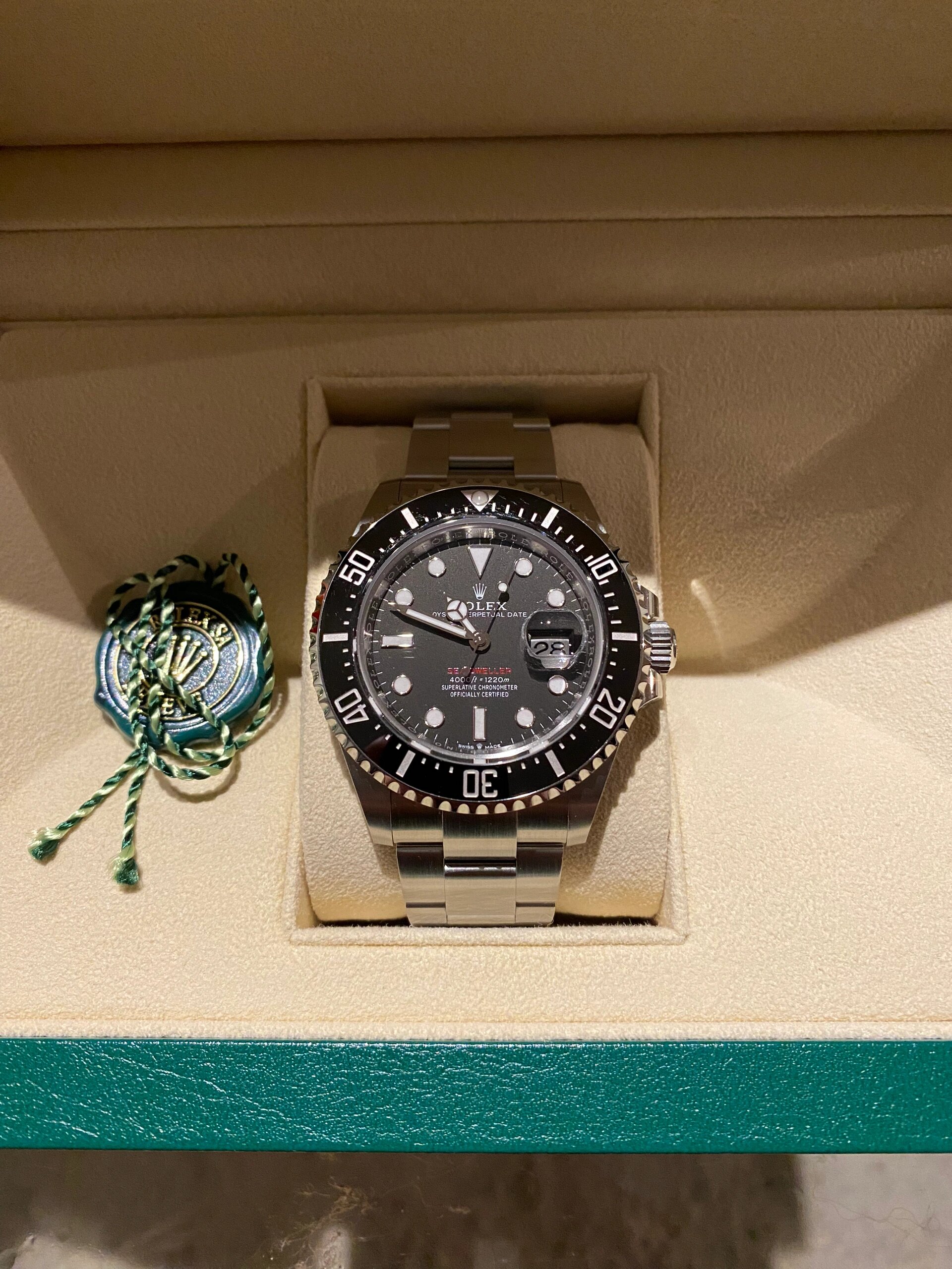 全新rolex红字海使-126600 全新劳力士红字海使-126600,从未使用.