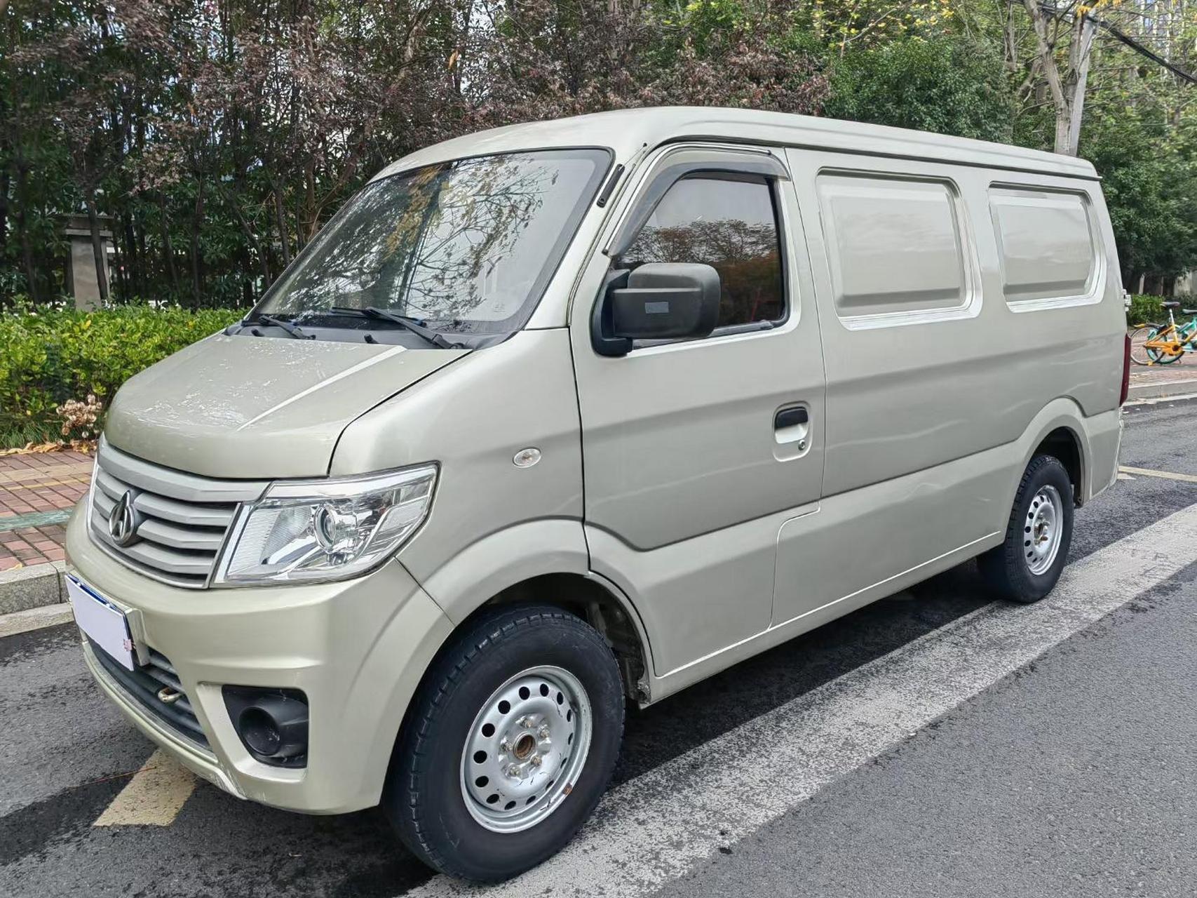 新到15年11月25日上牌长安之星9货运版面包车,1.