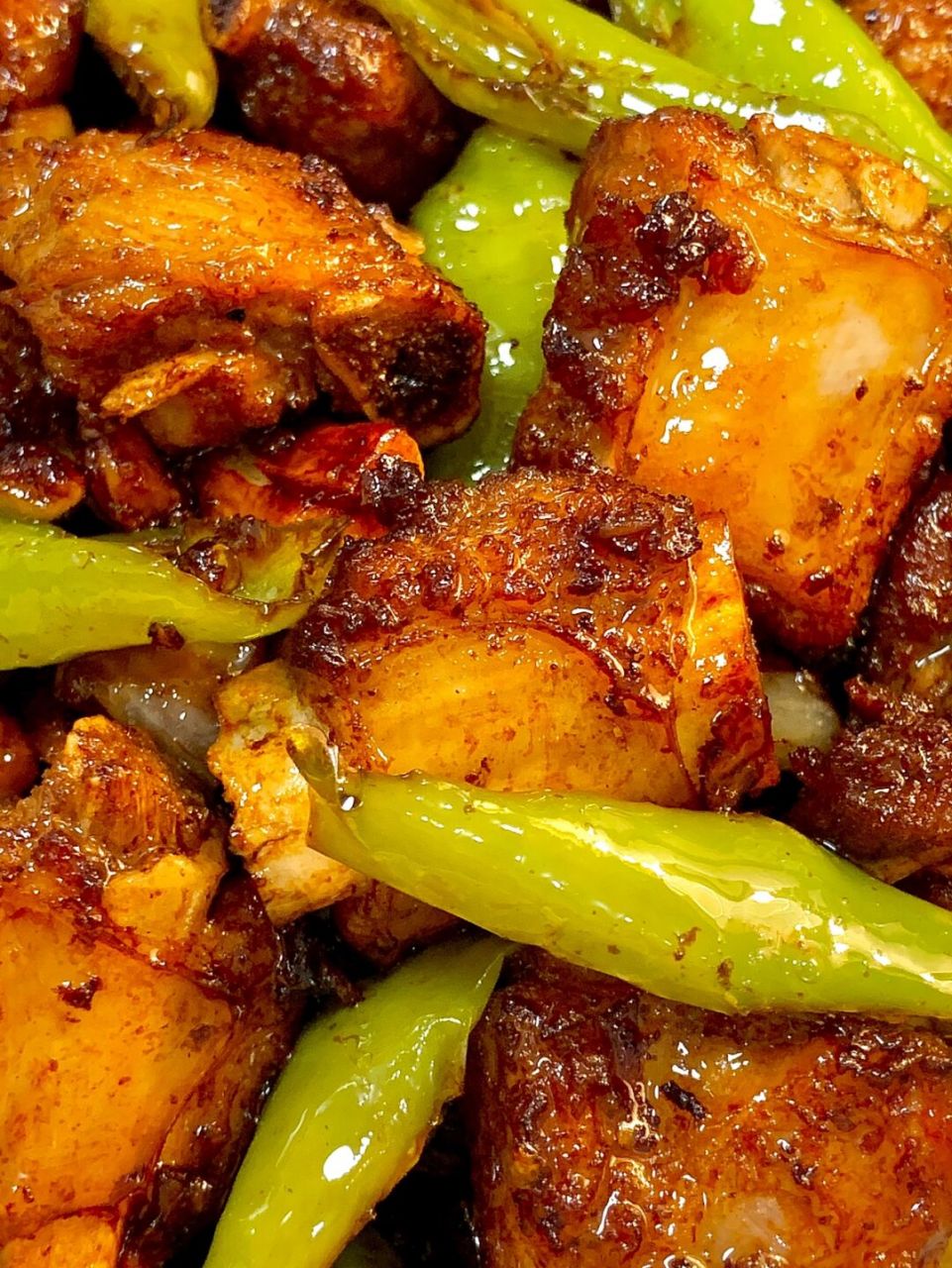 91【擂辣椒炒排骨】 94所需食材:一斤排骨,线椒(杭椒,青椒也可以)