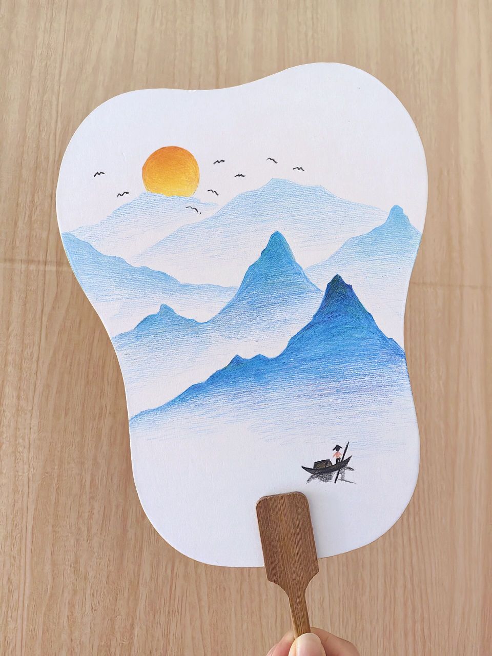 扇子绘画 用彩铅画的