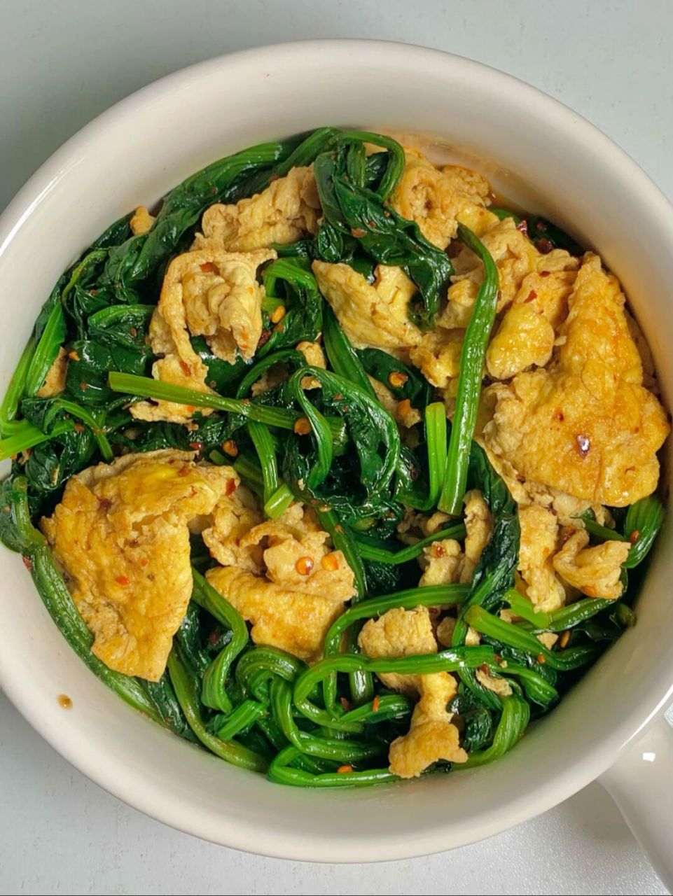 今天减脂餐分享低卡菠菜炒鸡蛋![期待] 真的好吃到舔盘!