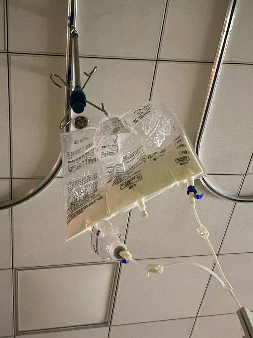 营养液输着真是手太疼了!