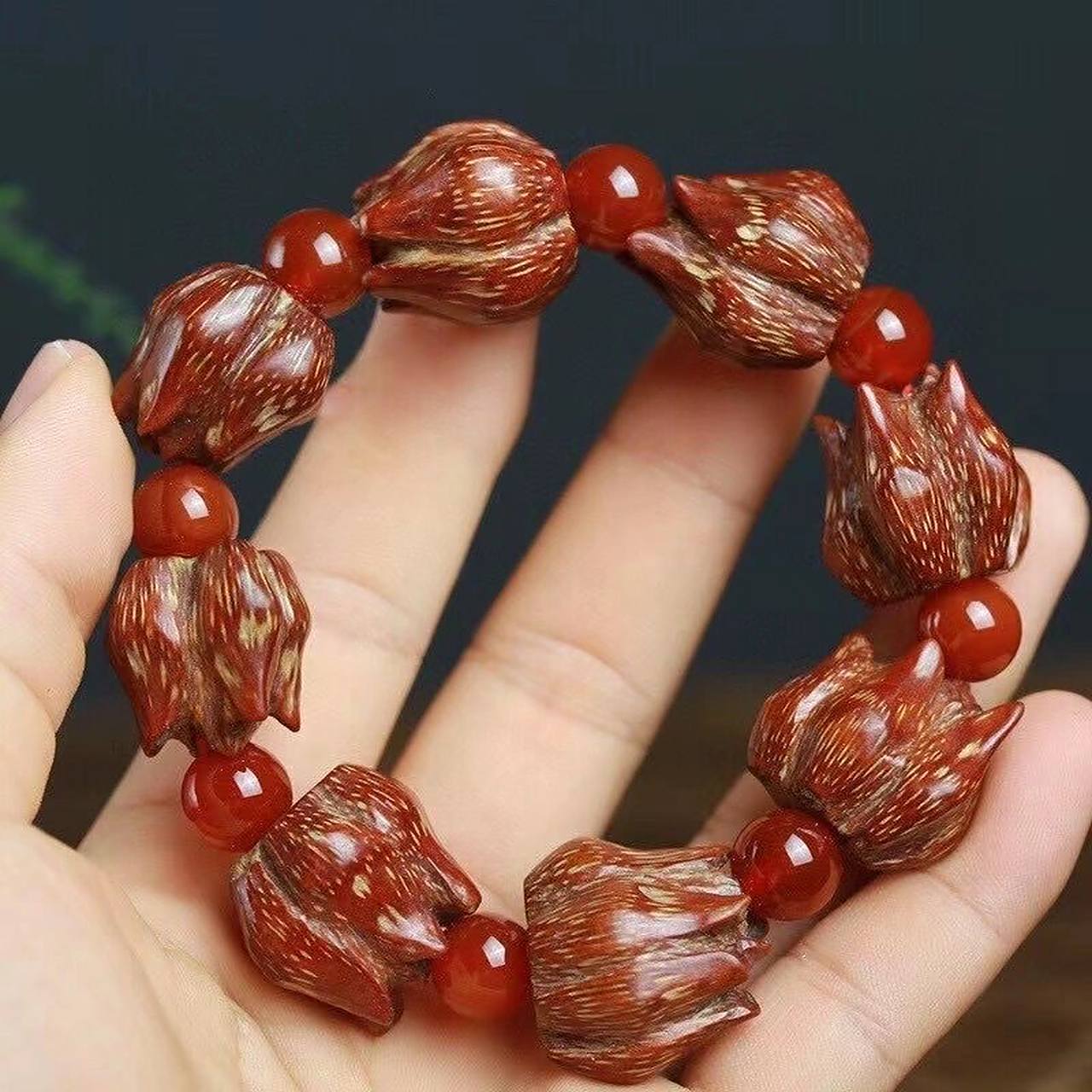 海南滴血莲花手串!