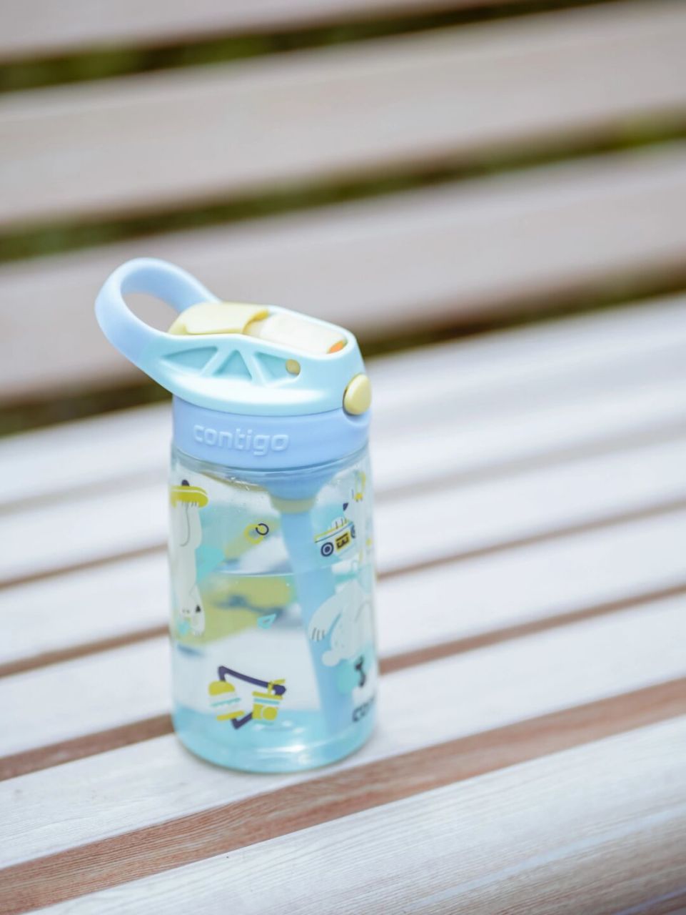 我家的小宝贝去游乐场疯玩, 带上contigo康迪克吸管杯, 吸管好清洗