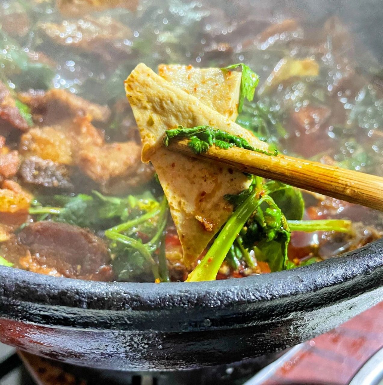 来毕节必吃的豆干火锅-王记六龙97 说到毕节"王记六龙"豆干火锅