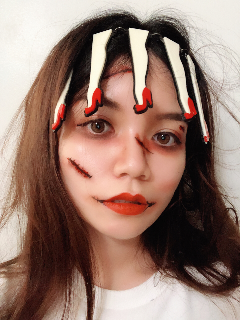 99我的万圣节妆容99 昨天万圣节晚上自己化了个伤痕妆去跟着小孩