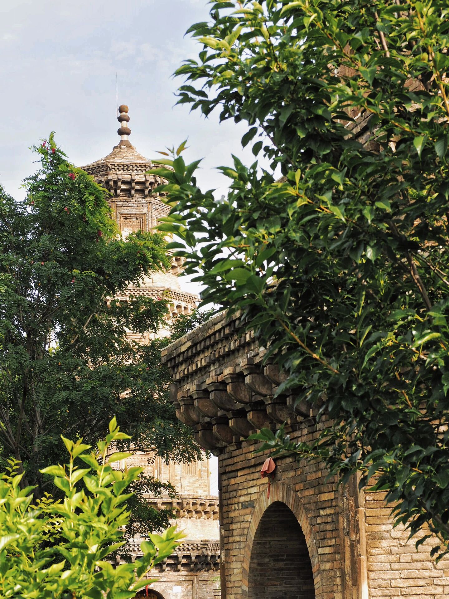 游记|山西省阳泉市平定北宋天宁寺双塔 天宁寺双塔,俗称雌雄塔,或曰