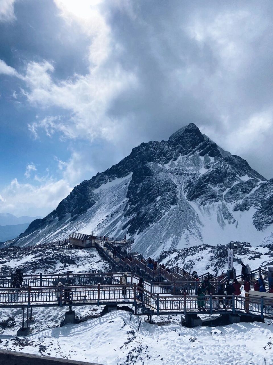 神奇的#玉龙雪山[poi]#风景区 1.  2.