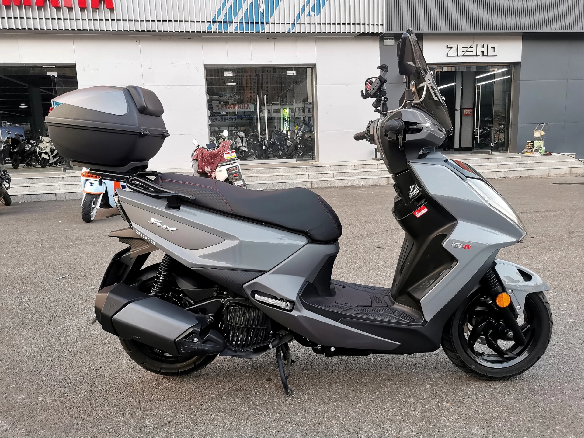 三阳150踏板 极品准新 23年三阳火凤凰150 67一手户 准新2600km