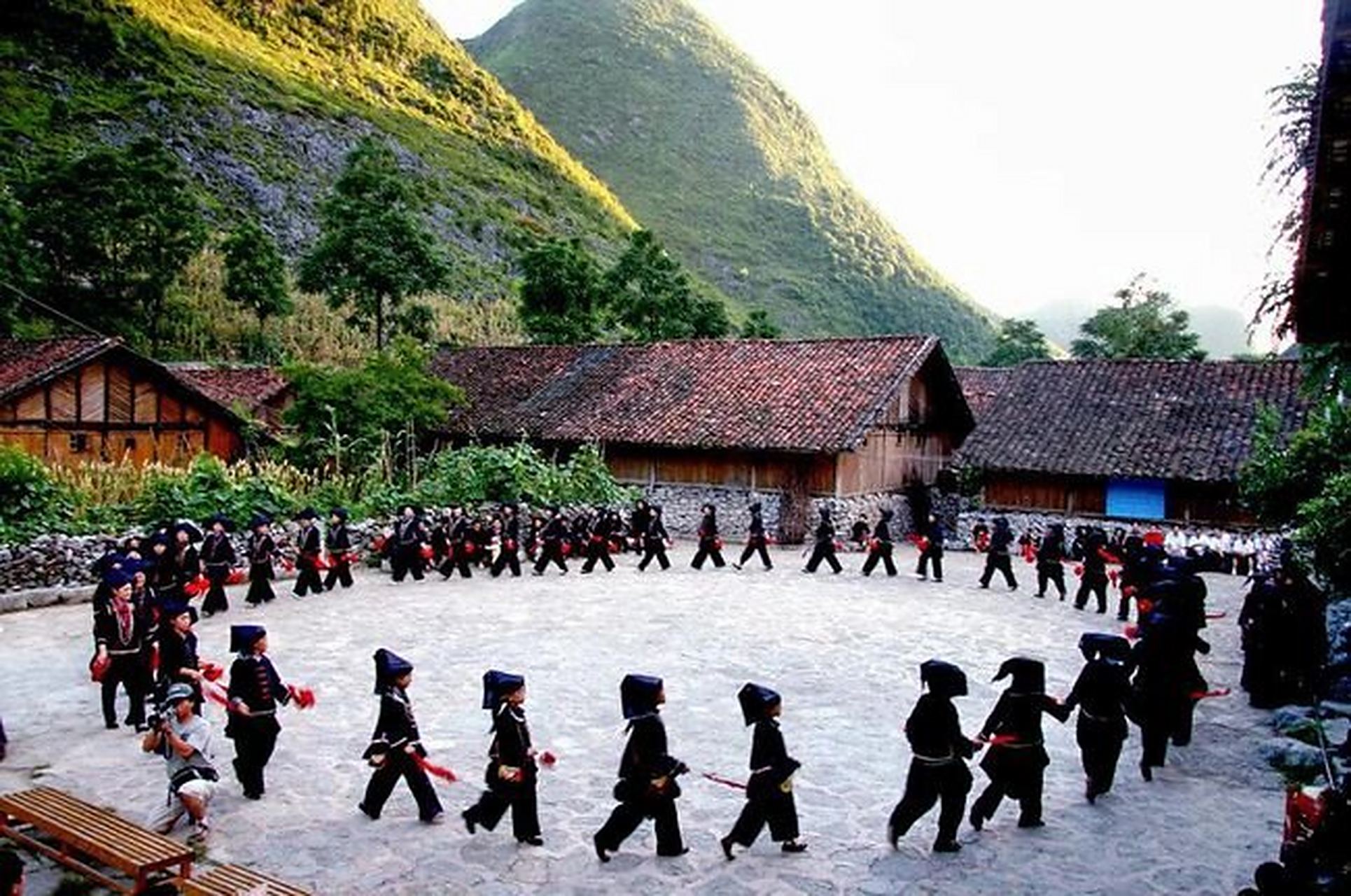 06 吞力黑衣壮民族风情园位于那坡县城厢镇龙华村吞力屯,为壮族支系