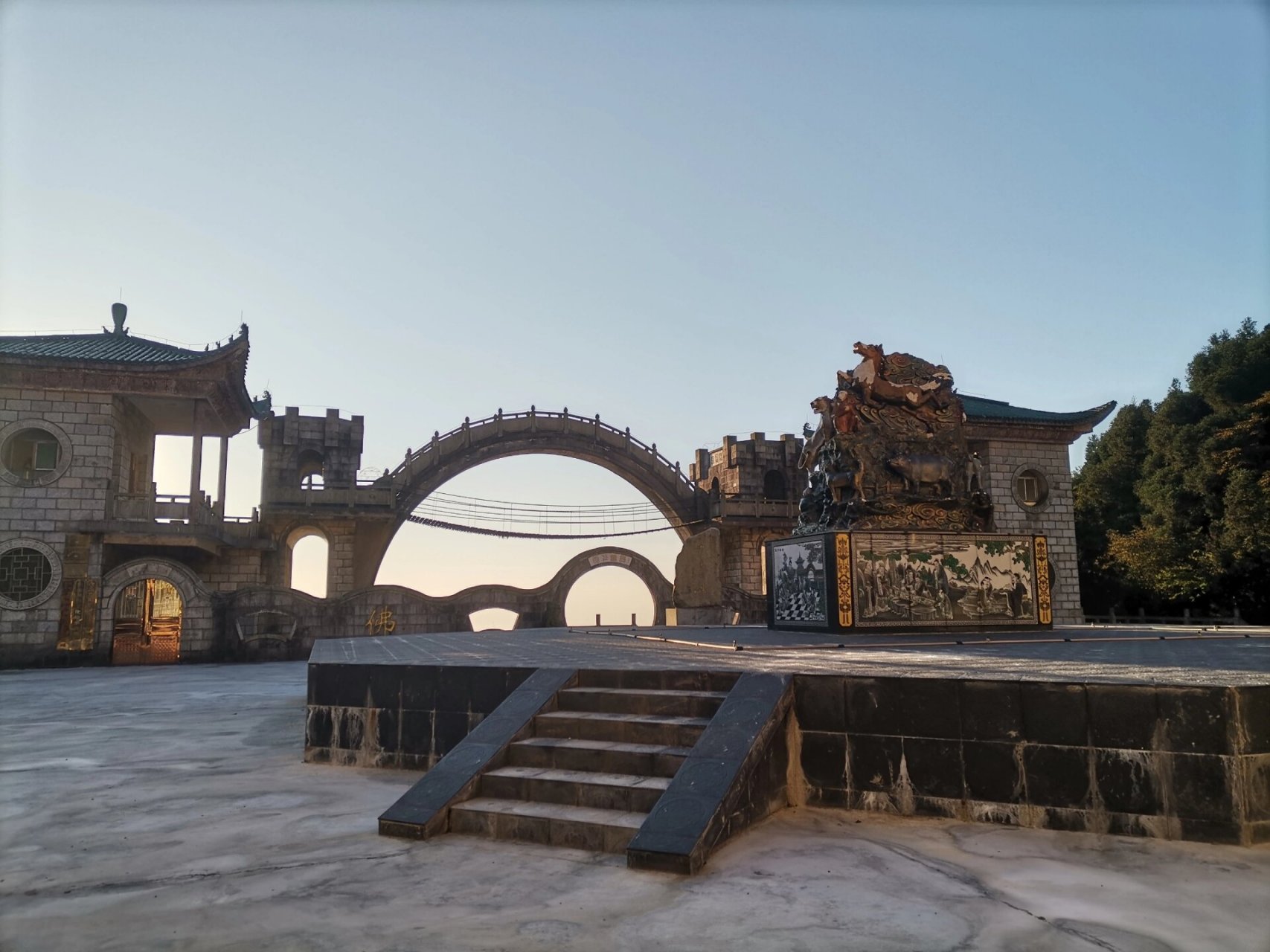 衡山南岳——南岳民俗文化城 坐车到半山亭就下车了,想着远离城市喧嚣