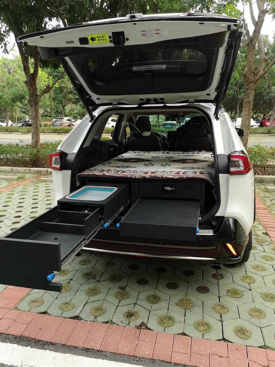 粉丝安装实拍,丰田威兰达改装露营车成品,荣放的兄弟.