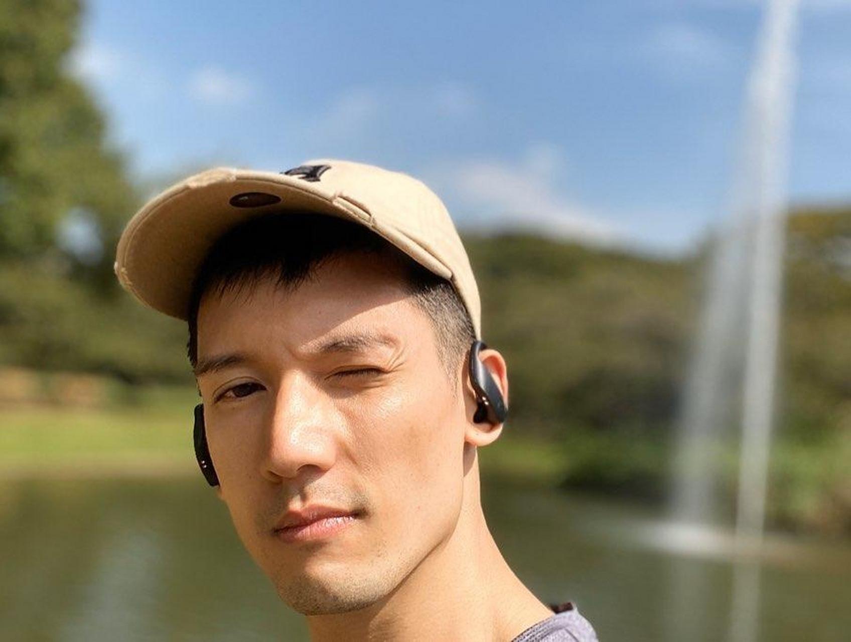 最近,中国香港男星关智斌(kenny kwan)参加了芒果tv推出的全景竞演